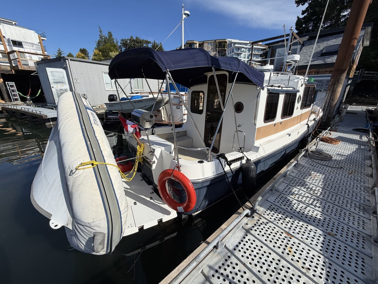 2010 Ranger Tugs R-25 - Photo 2
