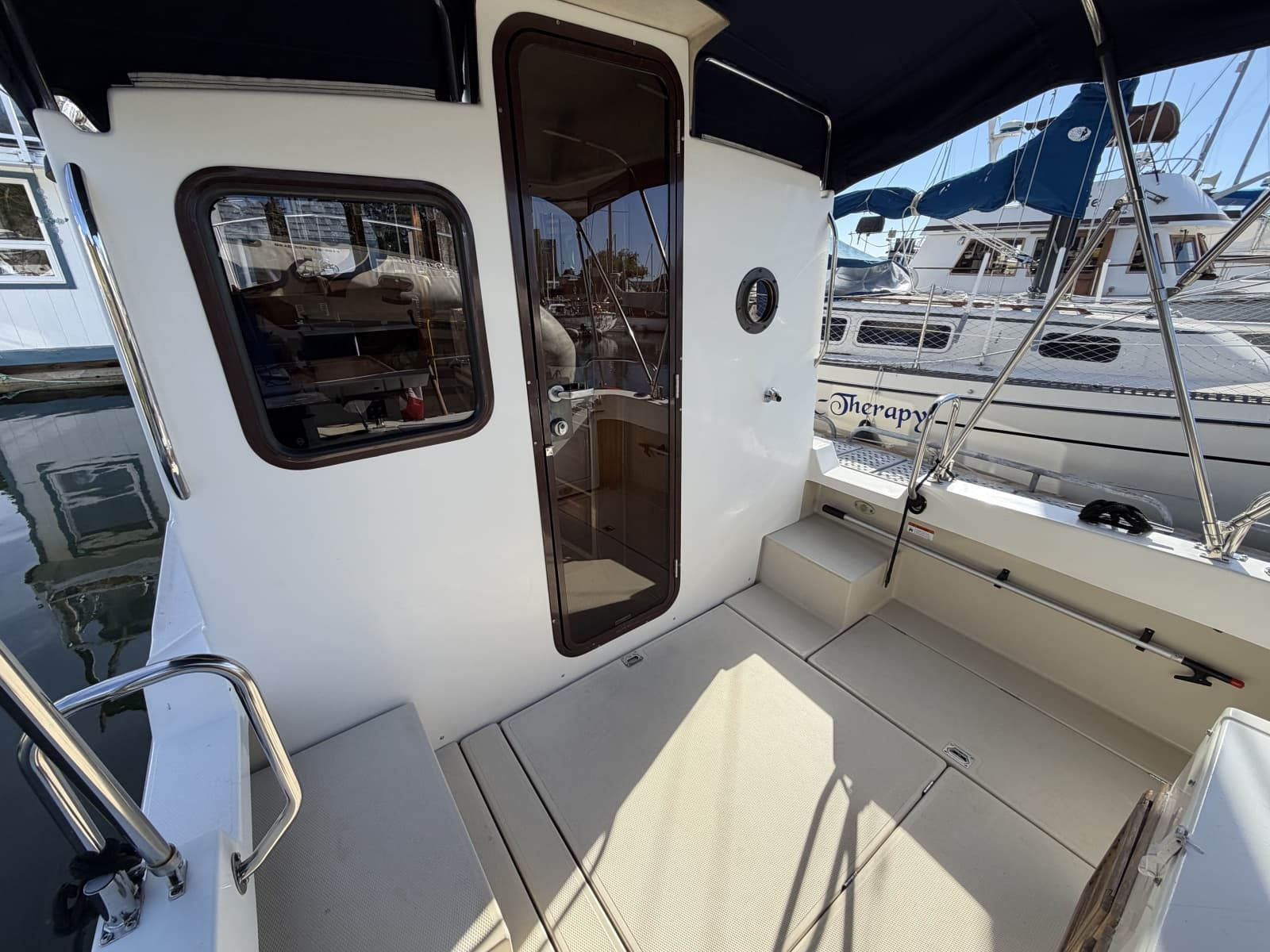 2010 Ranger Tugs R-25 - Photo 8