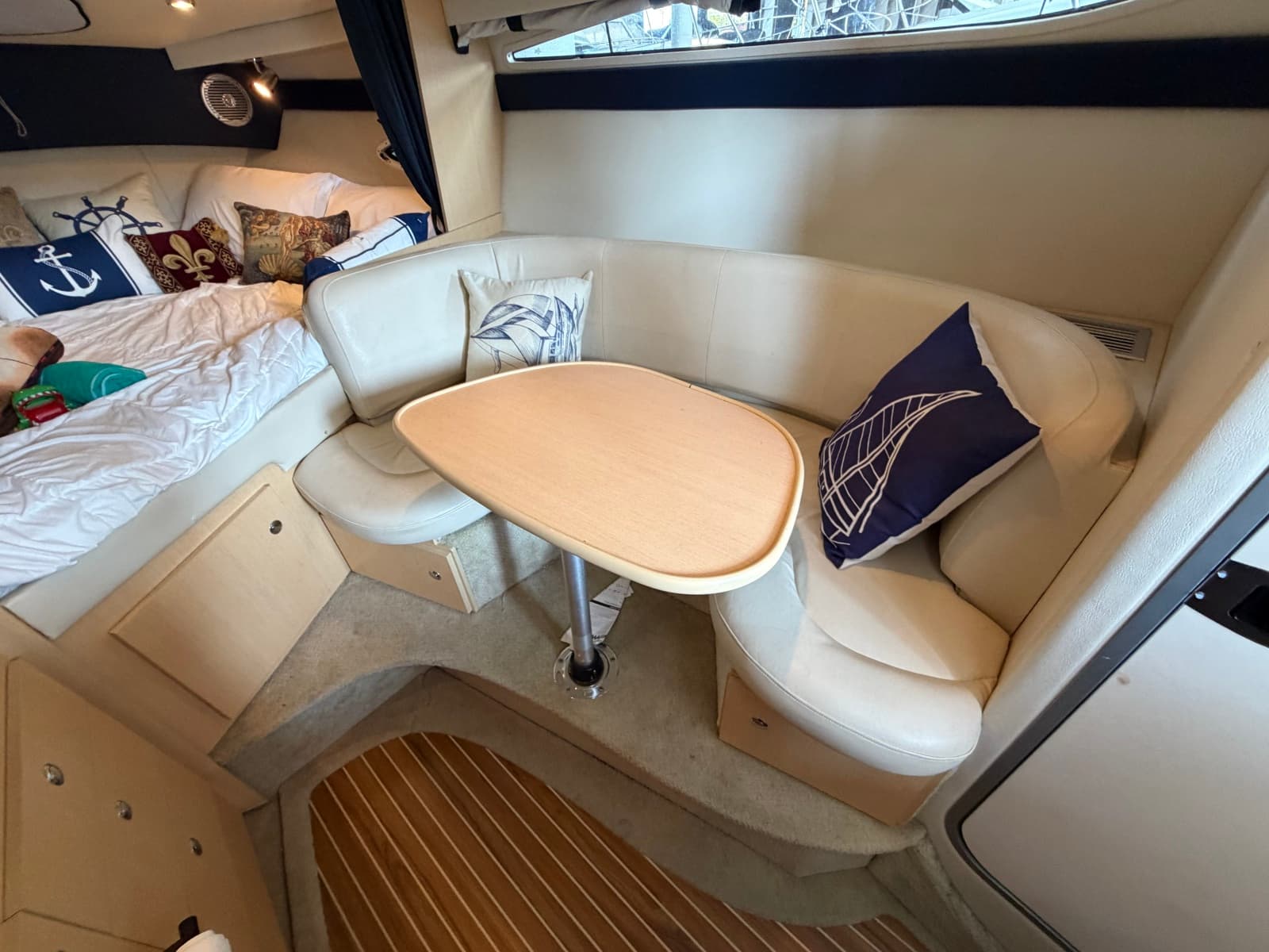 2012 Bayliner 315 SB - Photo 16