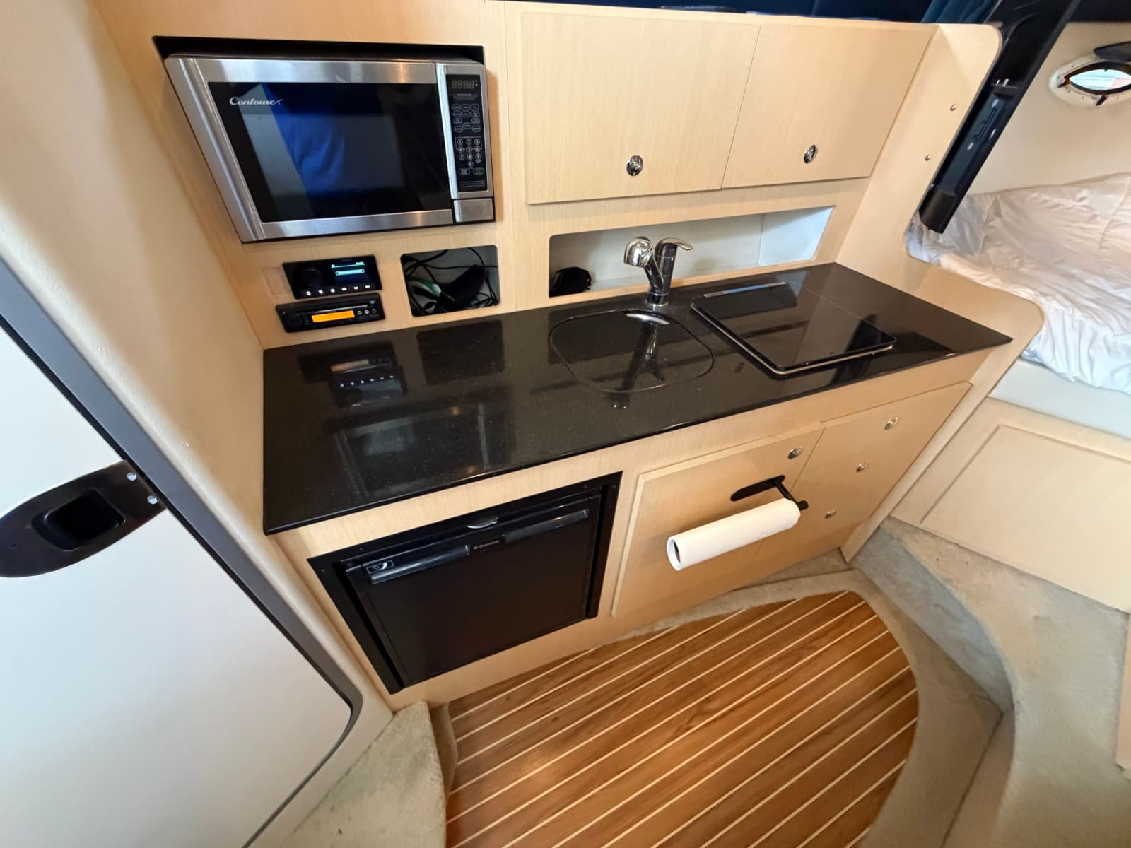 2012 Bayliner 315 SB - Photo 17