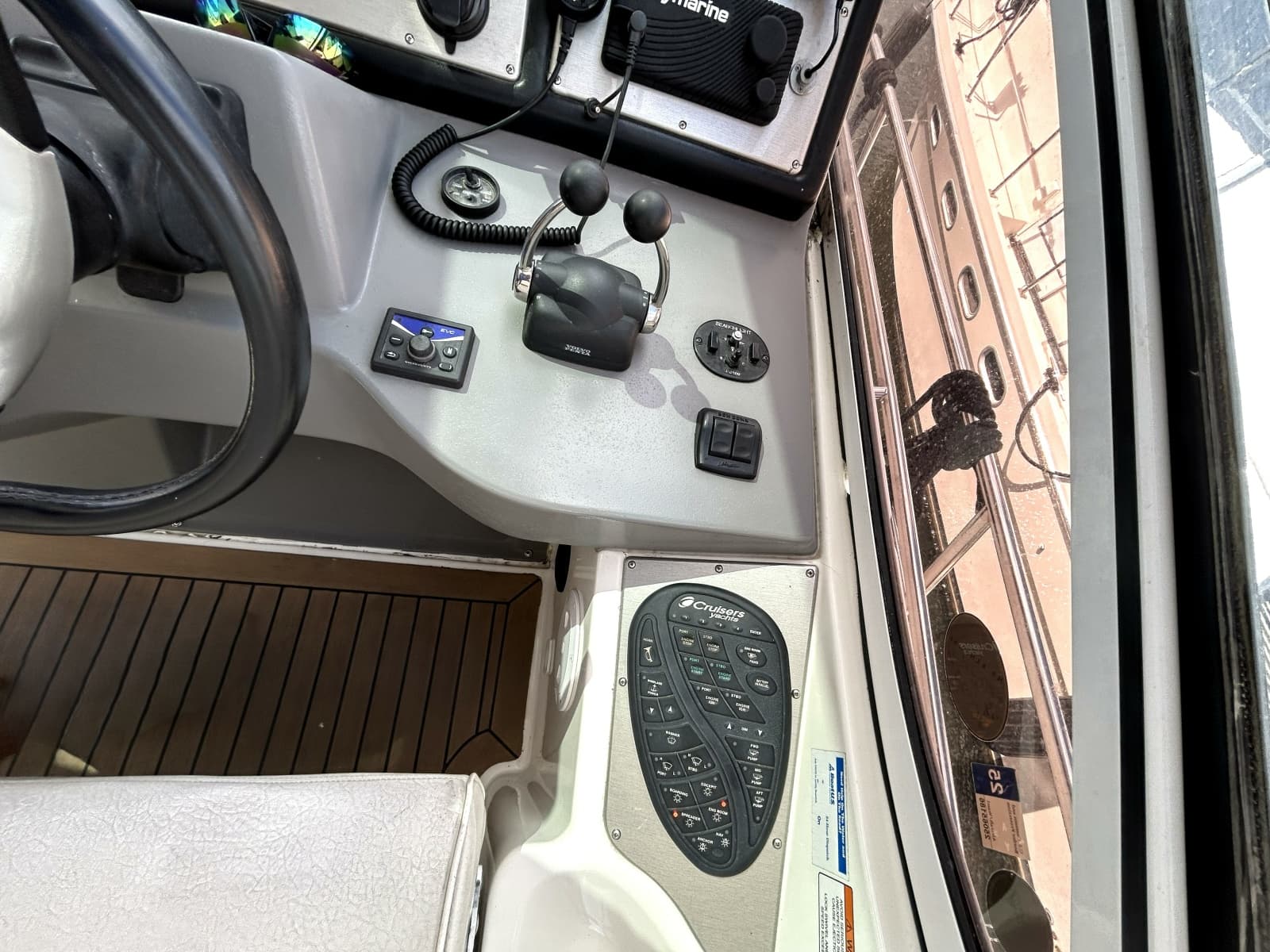 2007 Cruisers Yachts 455 - Photo 22