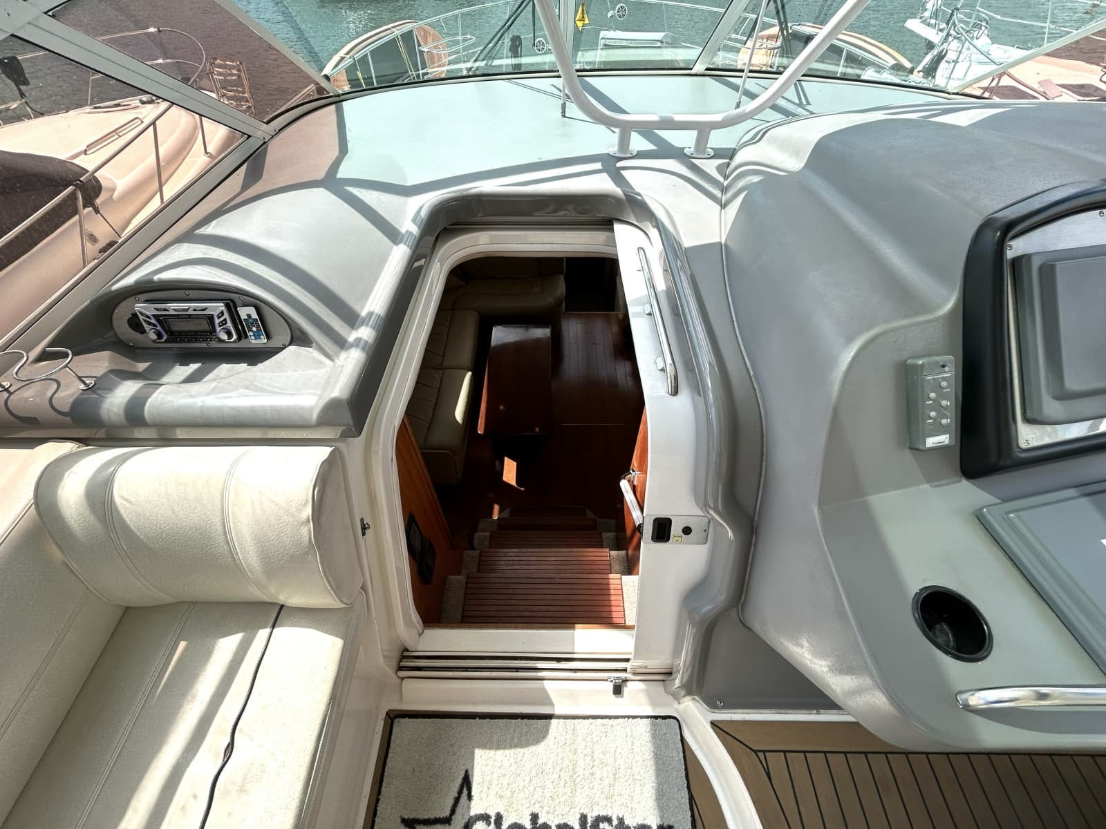 2007 Cruisers Yachts 455 - Photo 24