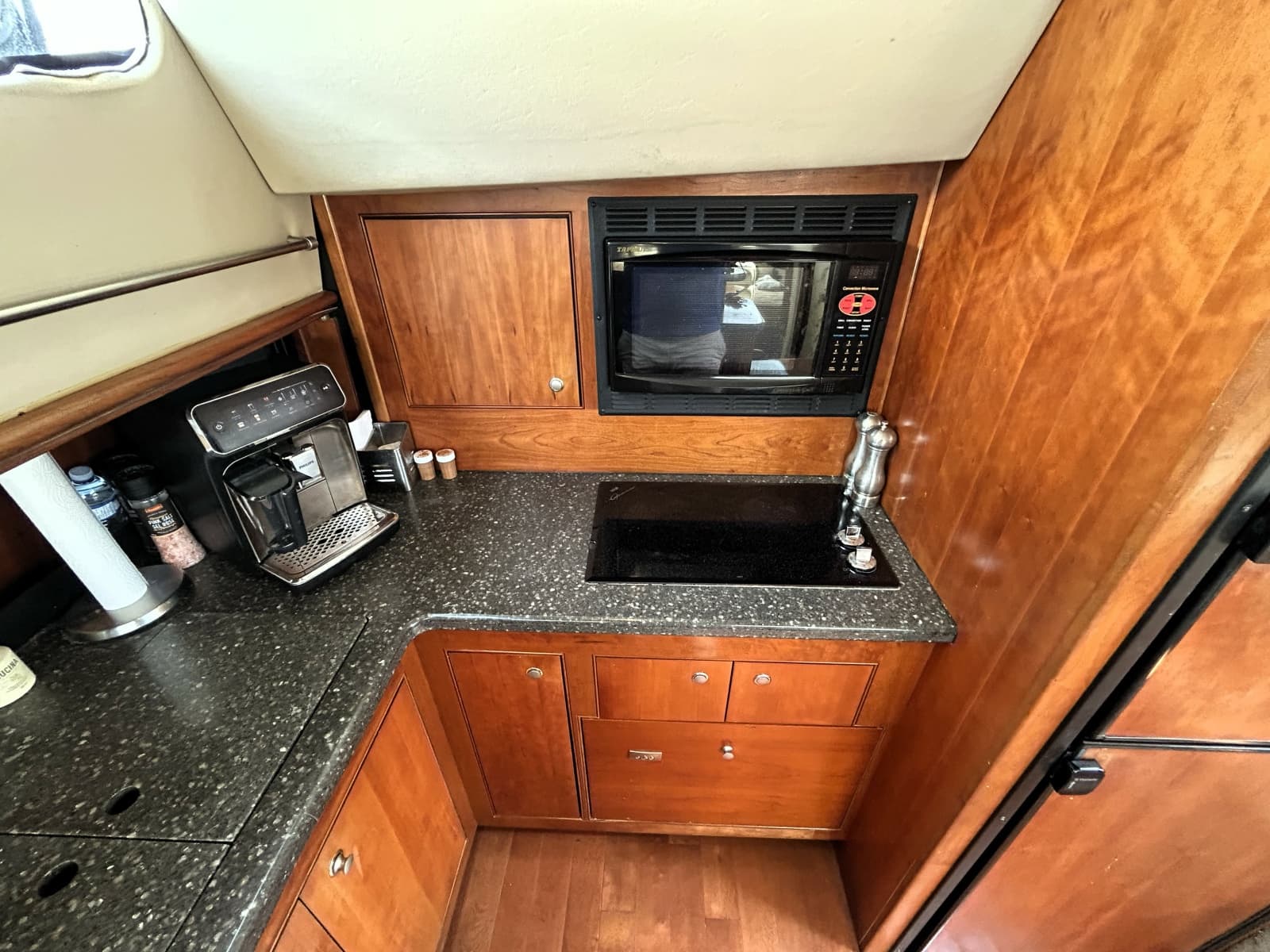 2007 Cruisers Yachts 455 - Photo 30