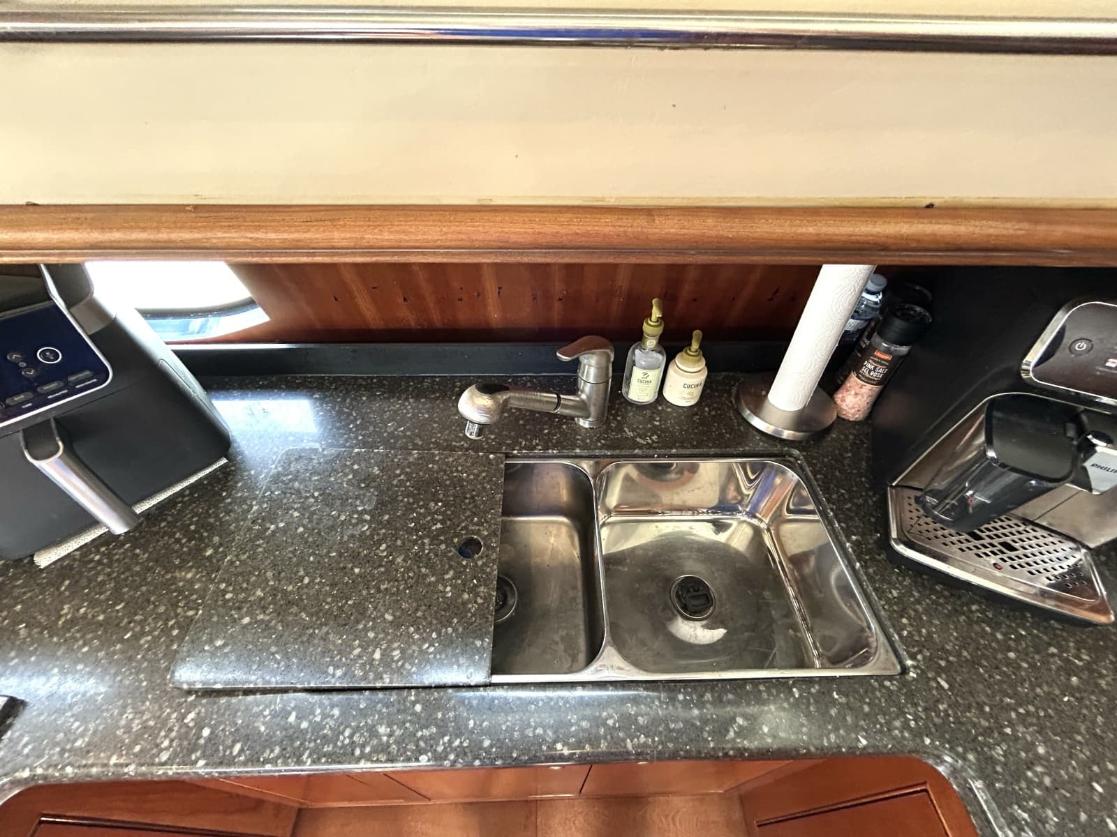 2007 Cruisers Yachts 455 - Photo 32