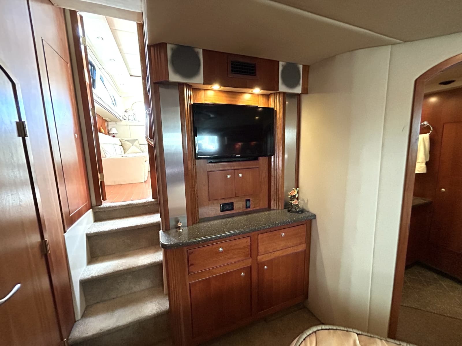 2007 Cruisers Yachts 455 - Photo 39