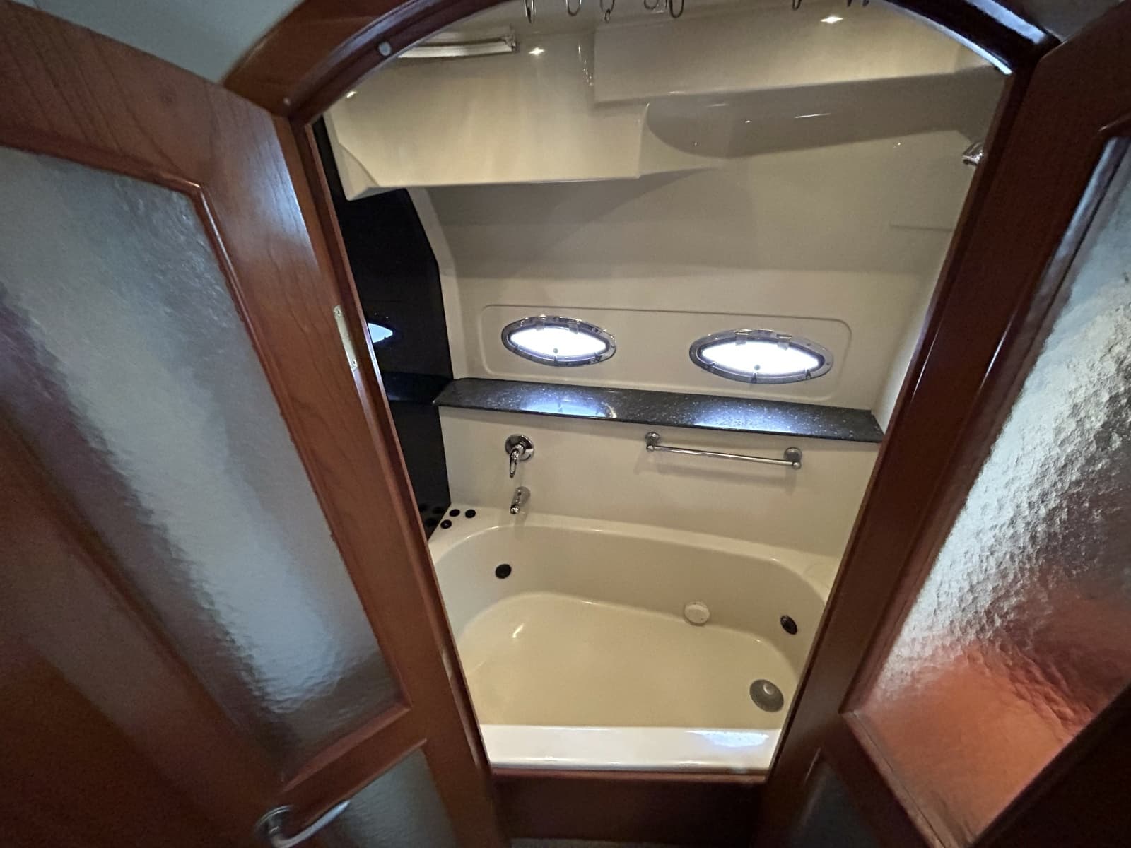 2007 Cruisers Yachts 455 - Photo 41