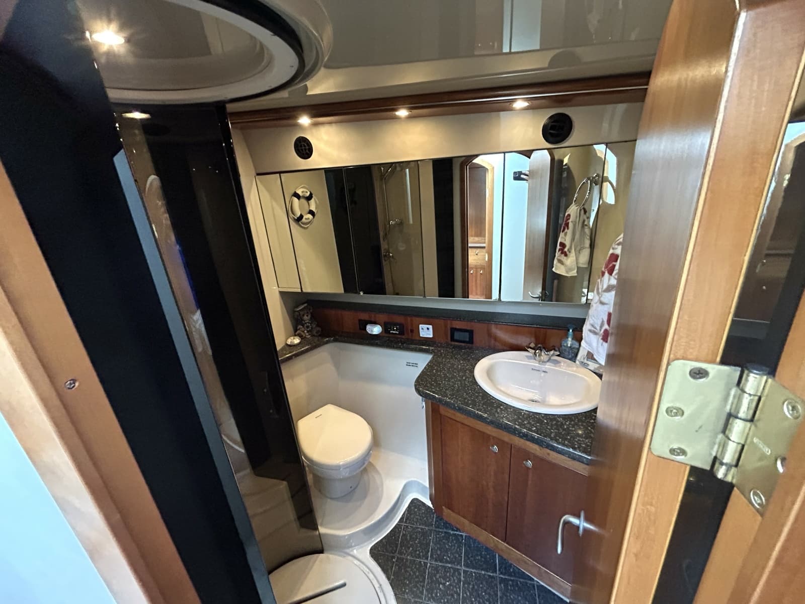 2007 Cruisers Yachts 455 - Photo 47