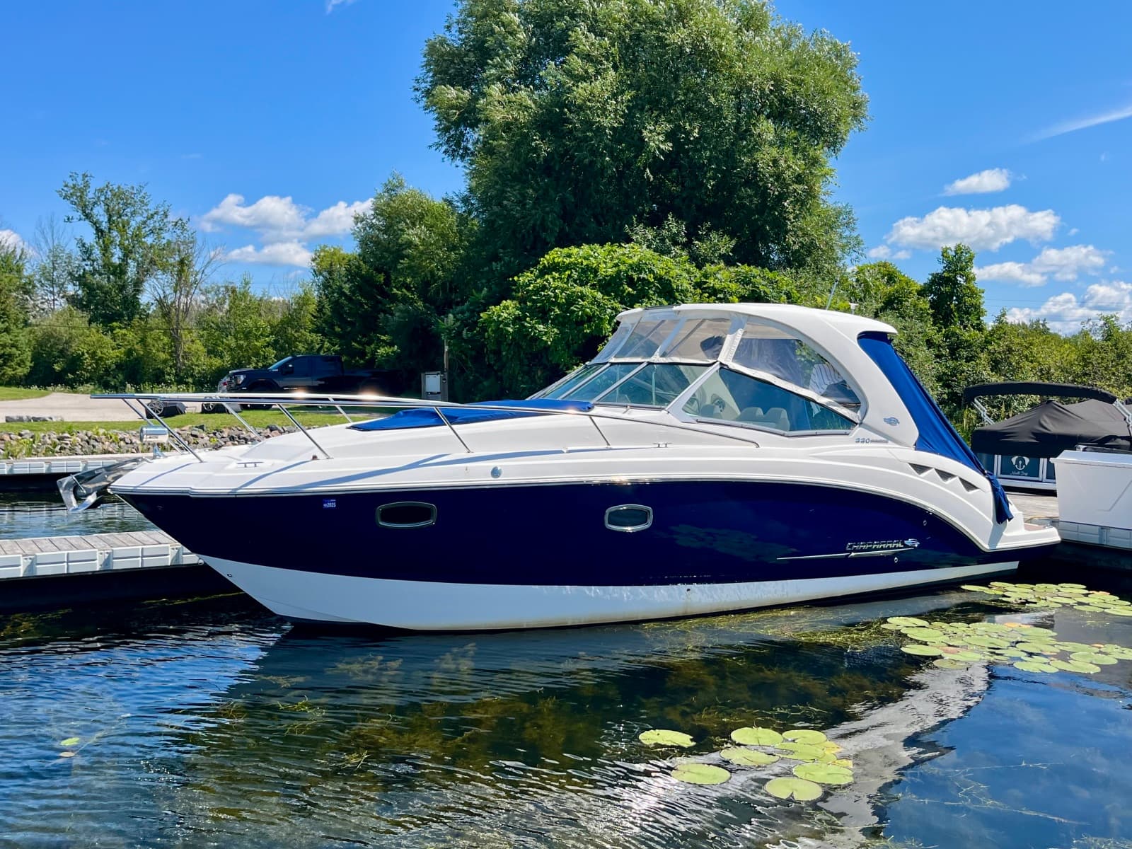 2012 Chaparral 330 Signature - Photo 1