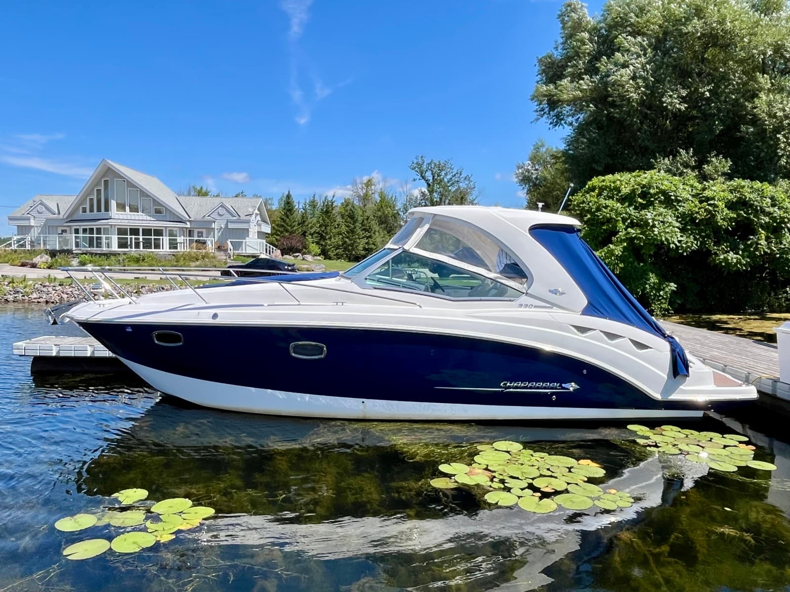 2012 Chaparral 330 Signature - Photo 2