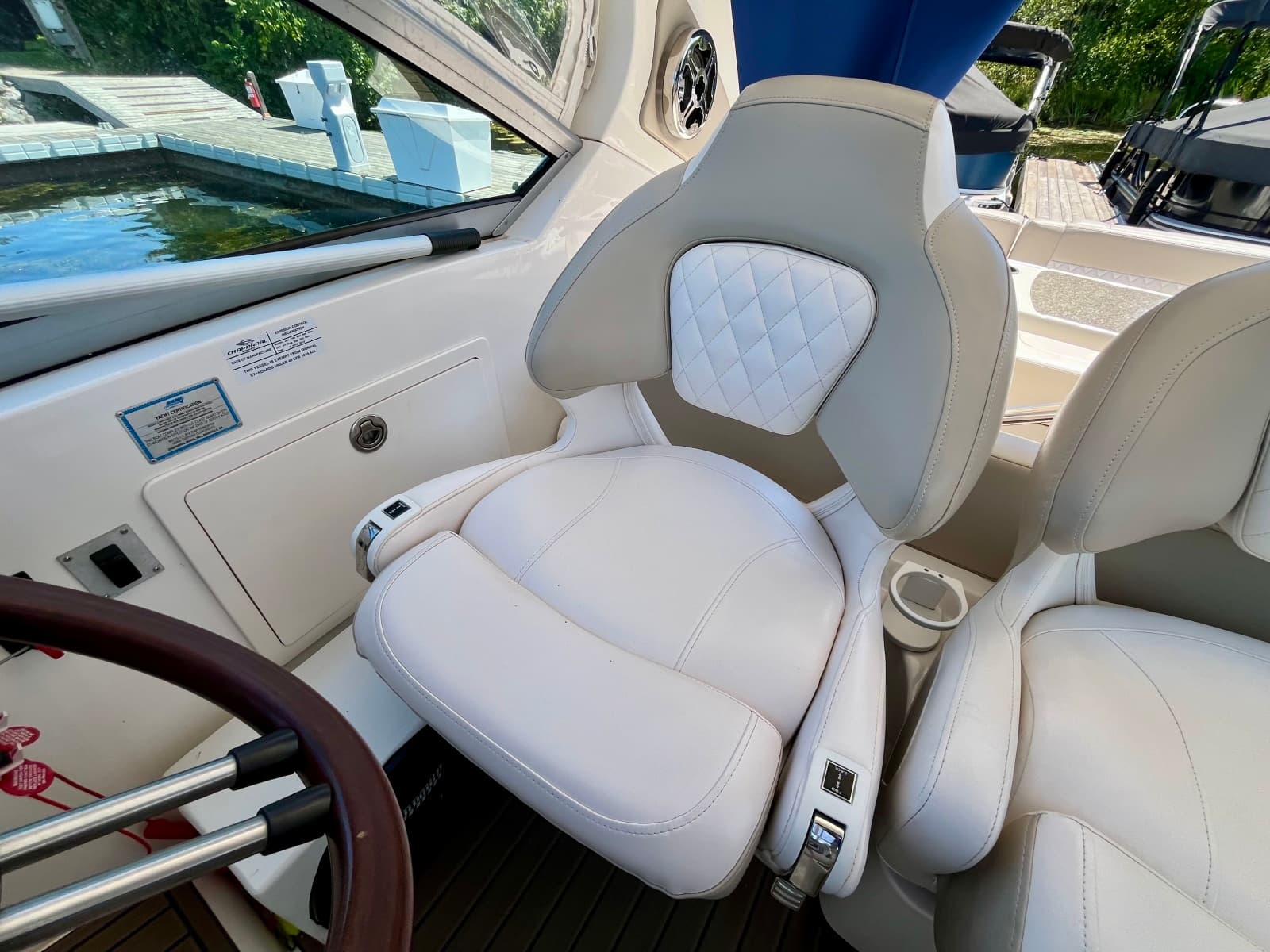 2012 Chaparral 330 Signature - Photo 17