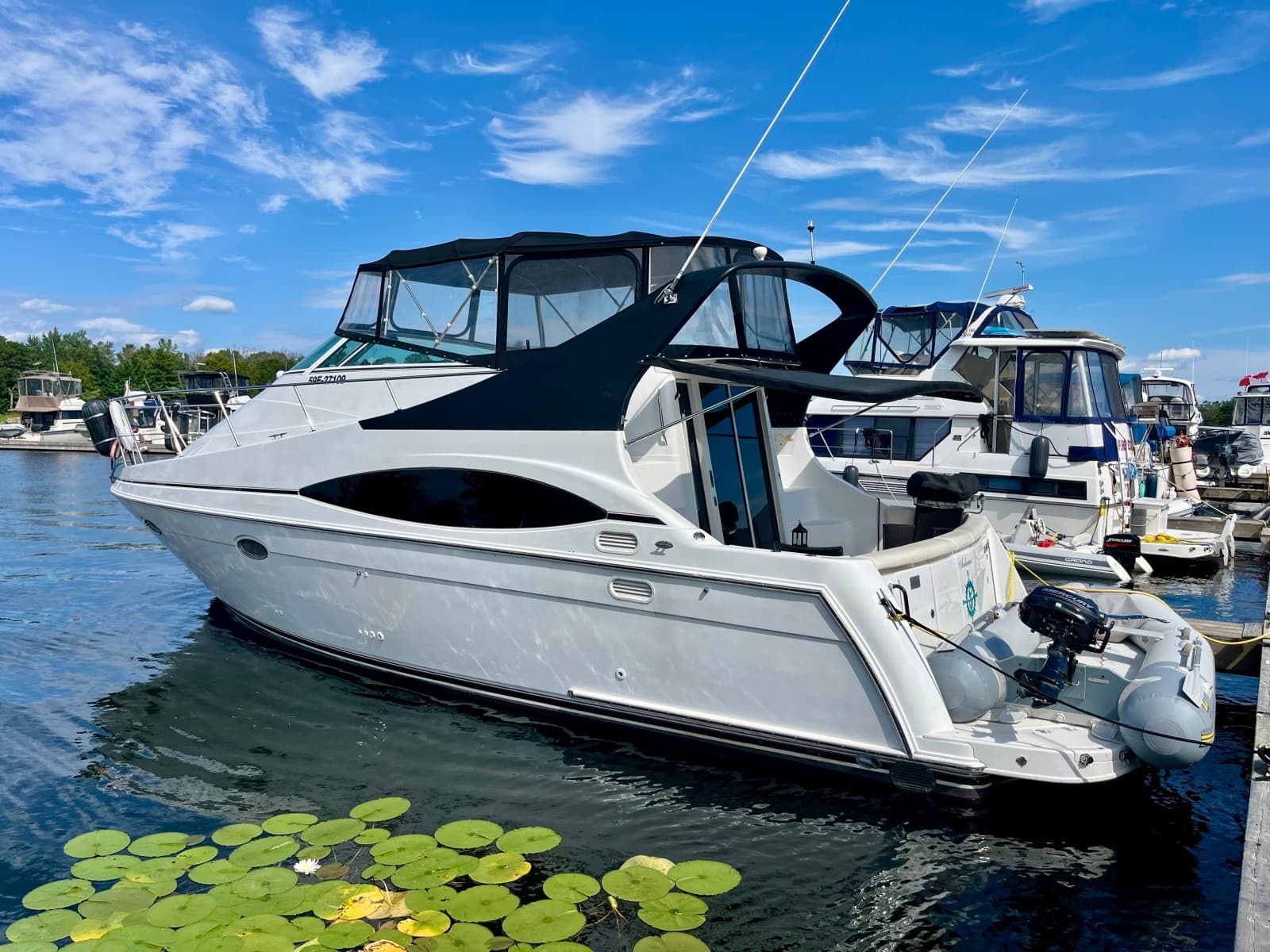 1999 Carver 350 Mariner - Photo 1