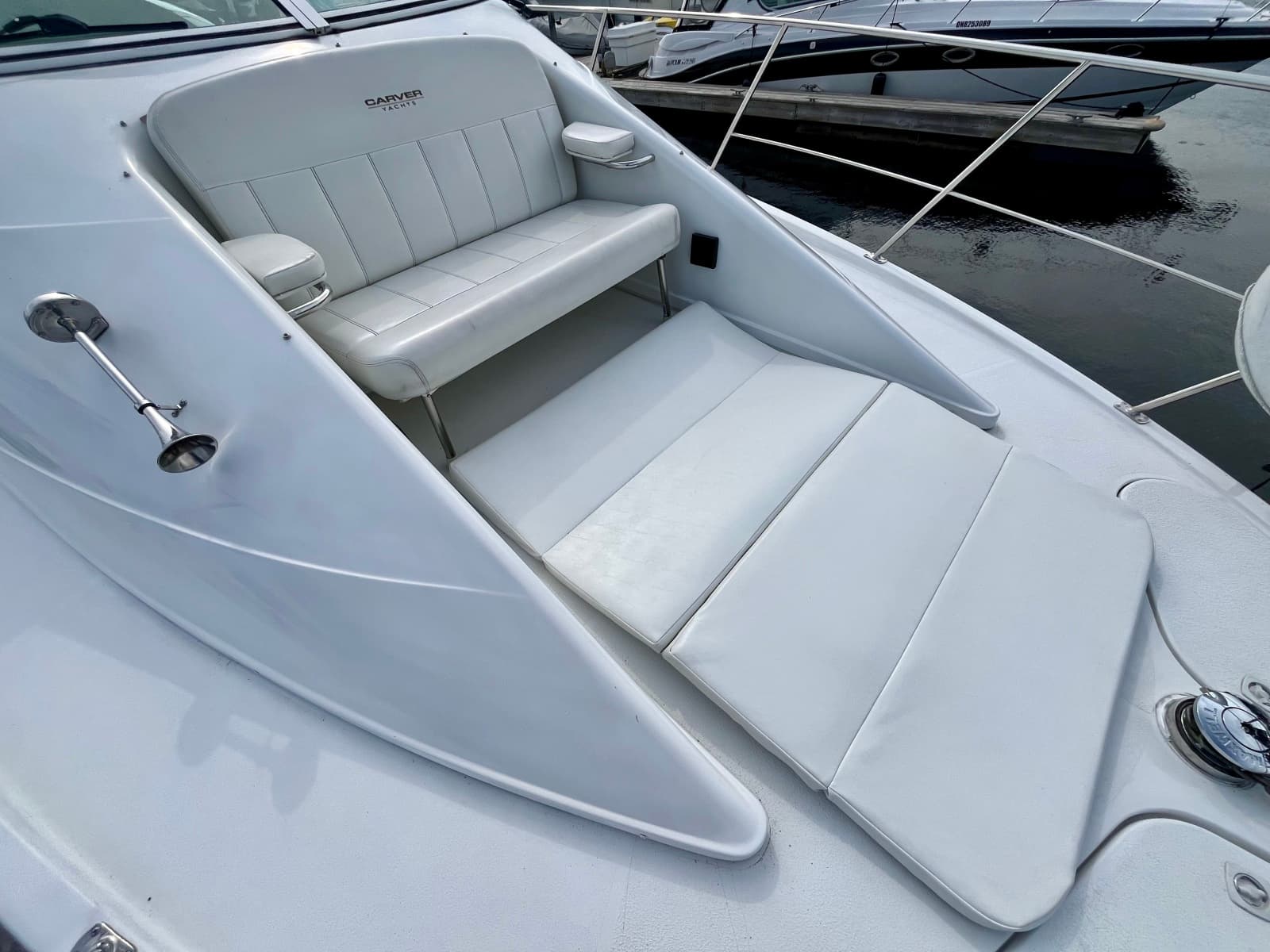 1999 Carver 350 Mariner - Photo 29