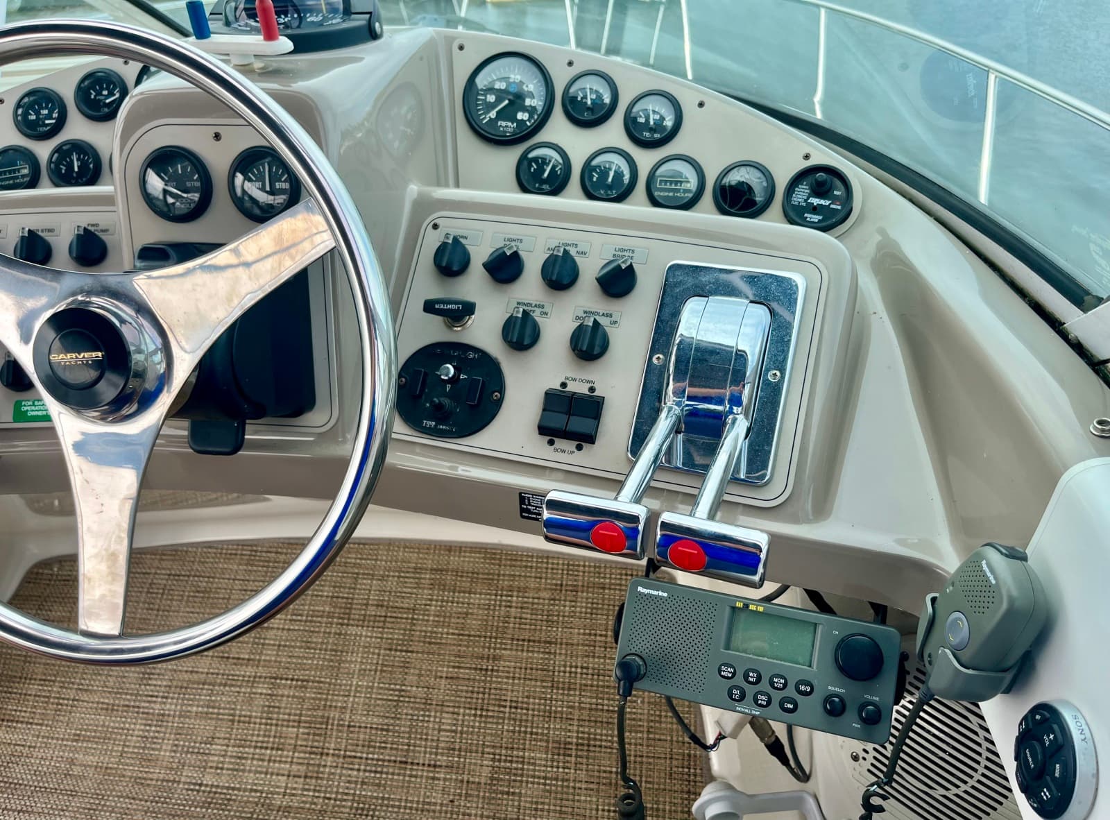1999 Carver 350 Mariner - Photo 44