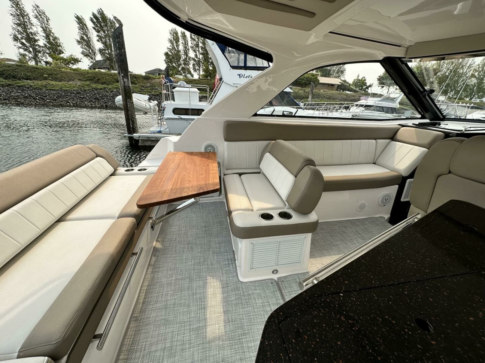2014 Regal 35 Sport Coupe - Photo 10