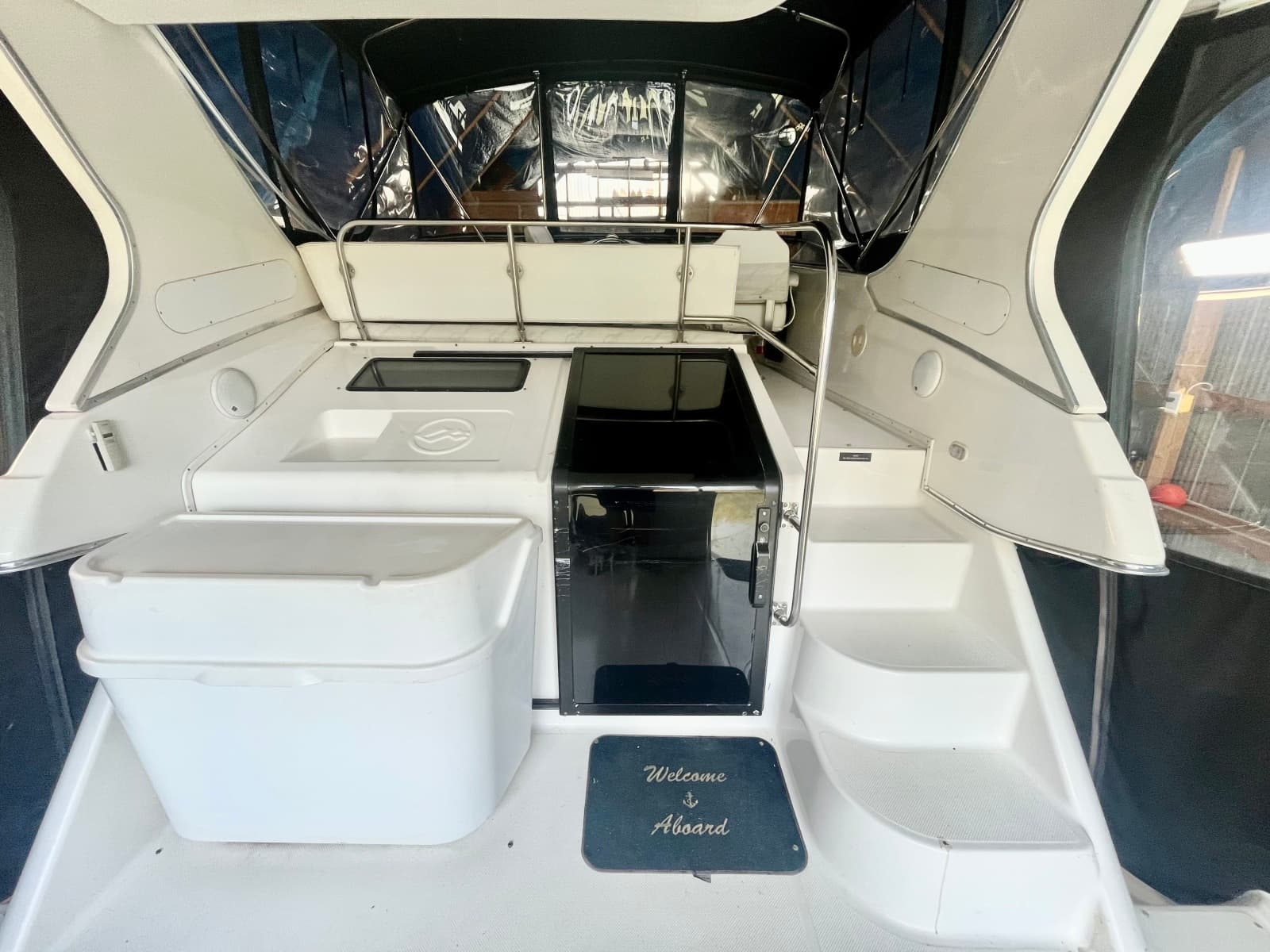 1995 Bayliner 3587 - Photo 8