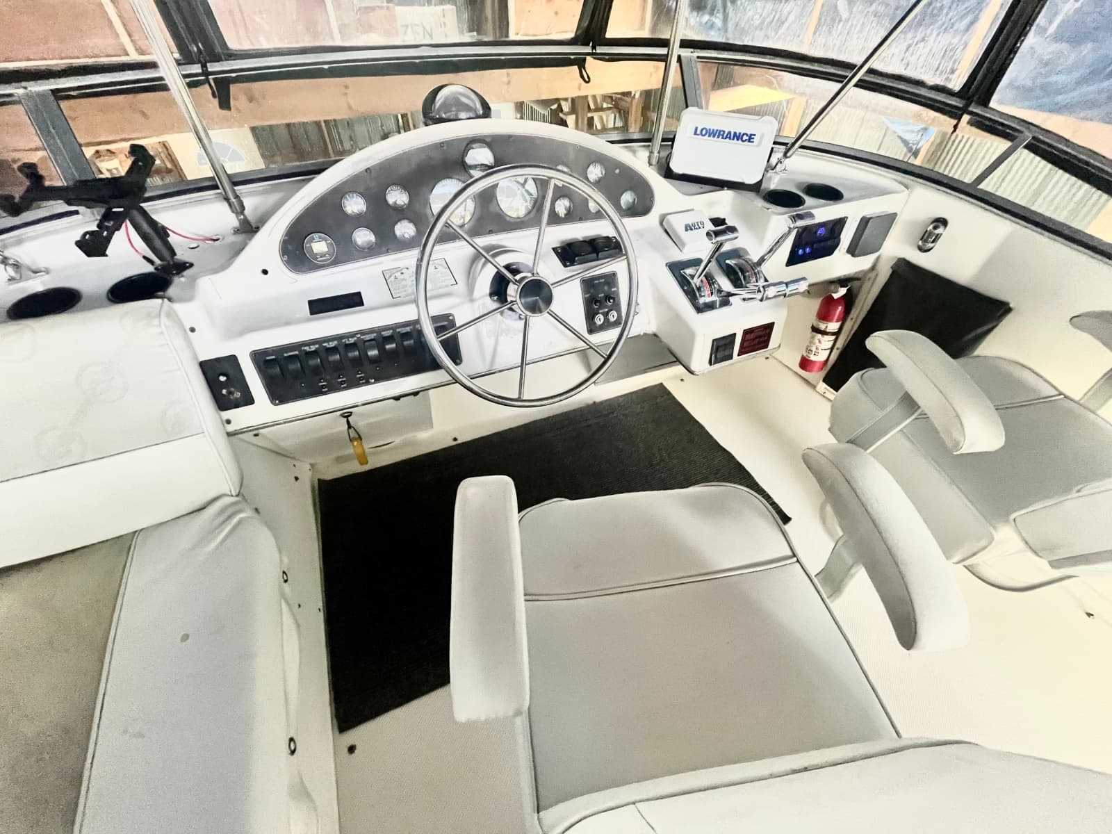 1995 Bayliner 3587 - Photo 11