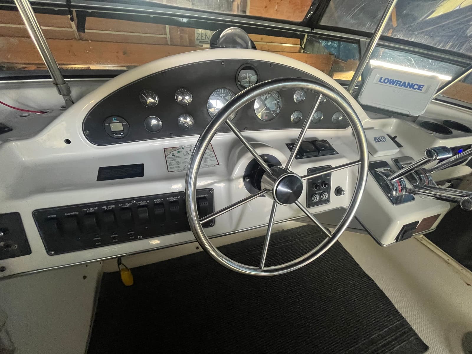 1995 Bayliner 3587 - Photo 12