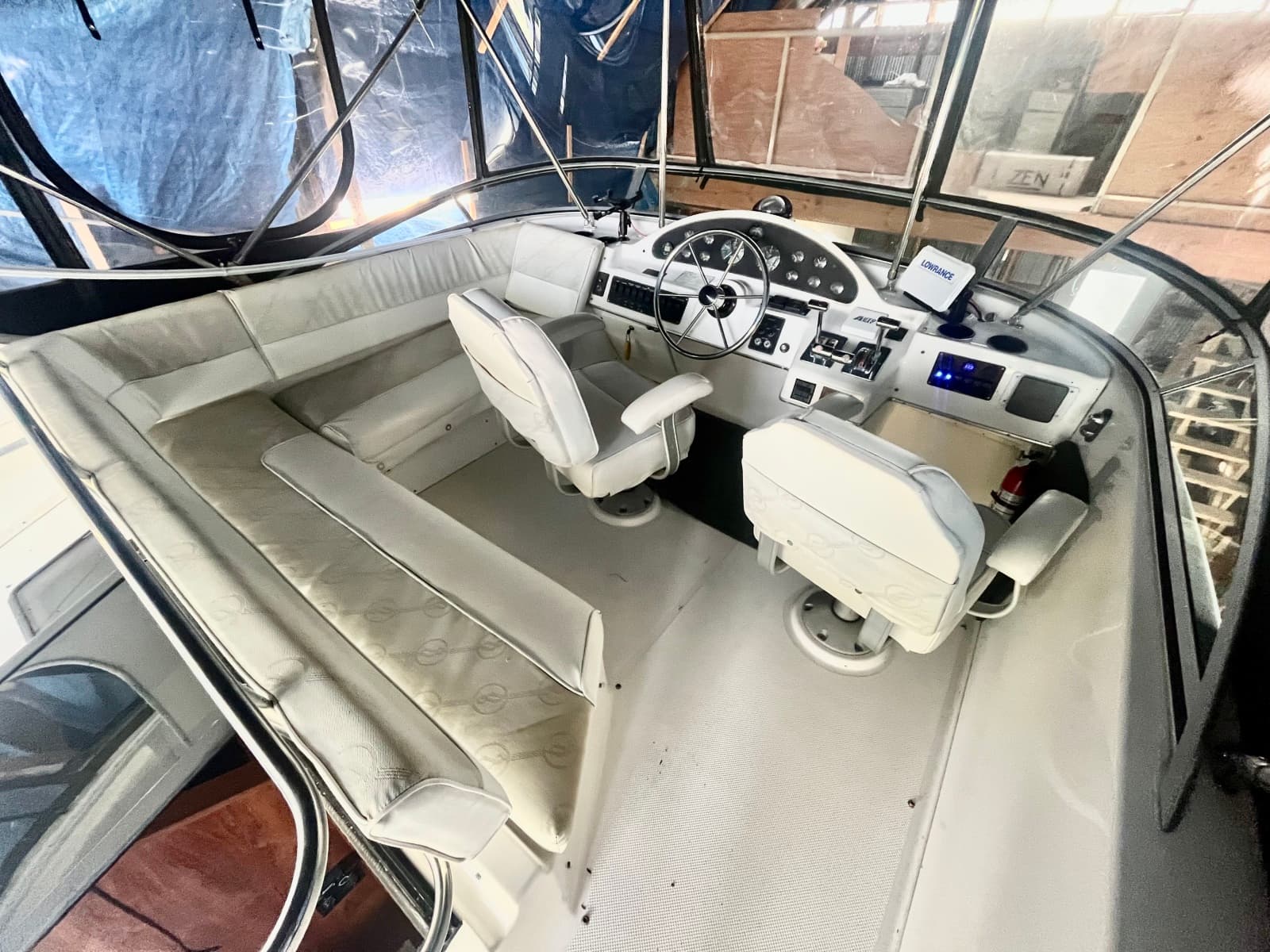 1995 Bayliner 3587 - Photo 14