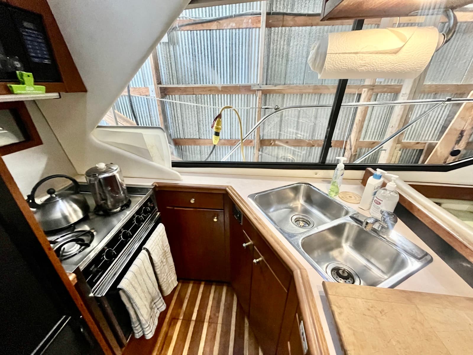 1995 Bayliner 3587 - Photo 19