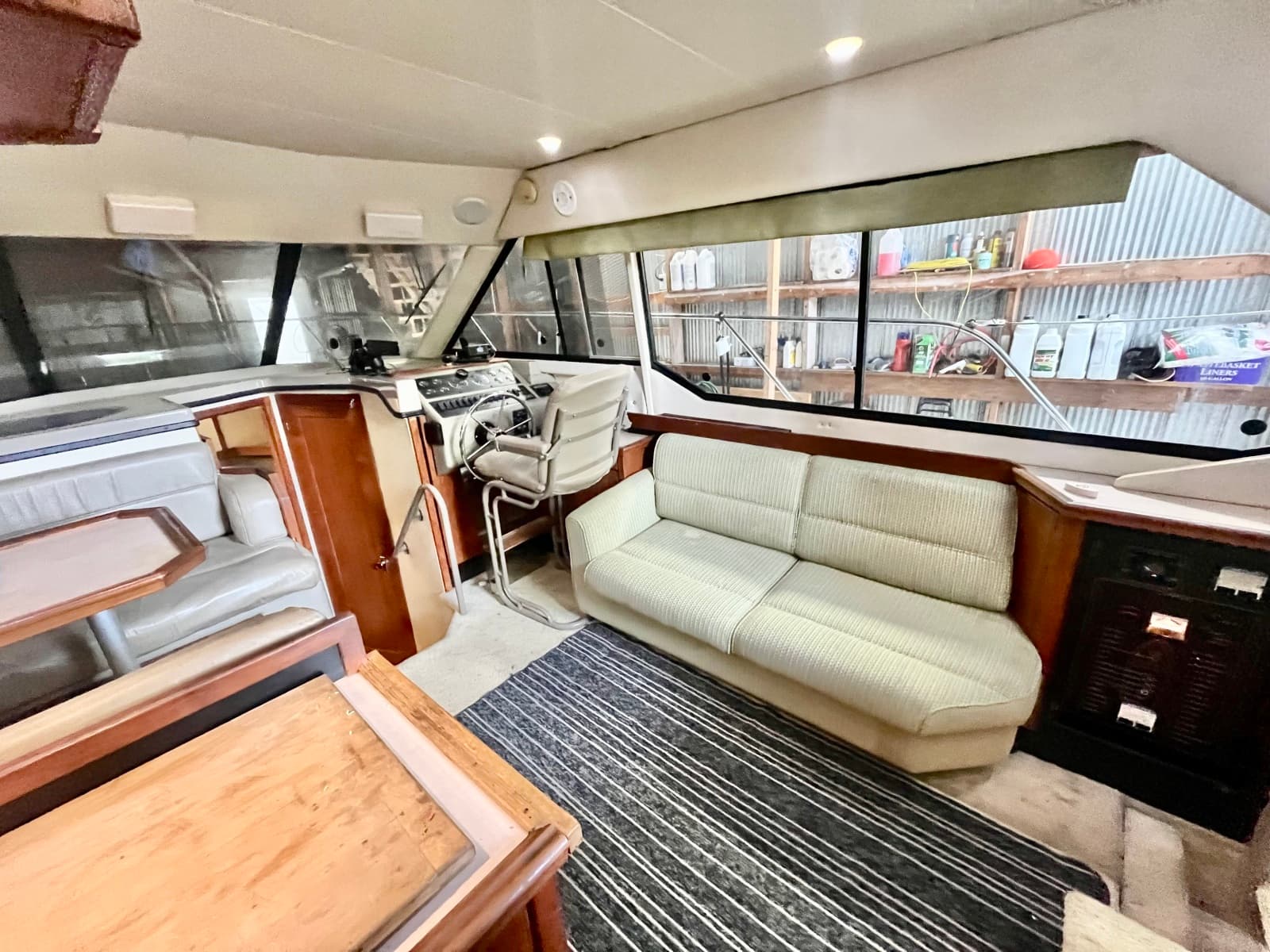 1995 Bayliner 3587 - Photo 21