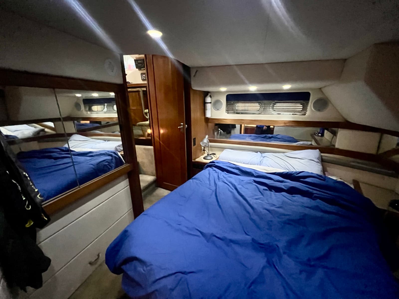 1995 Bayliner 3587 - Photo 27