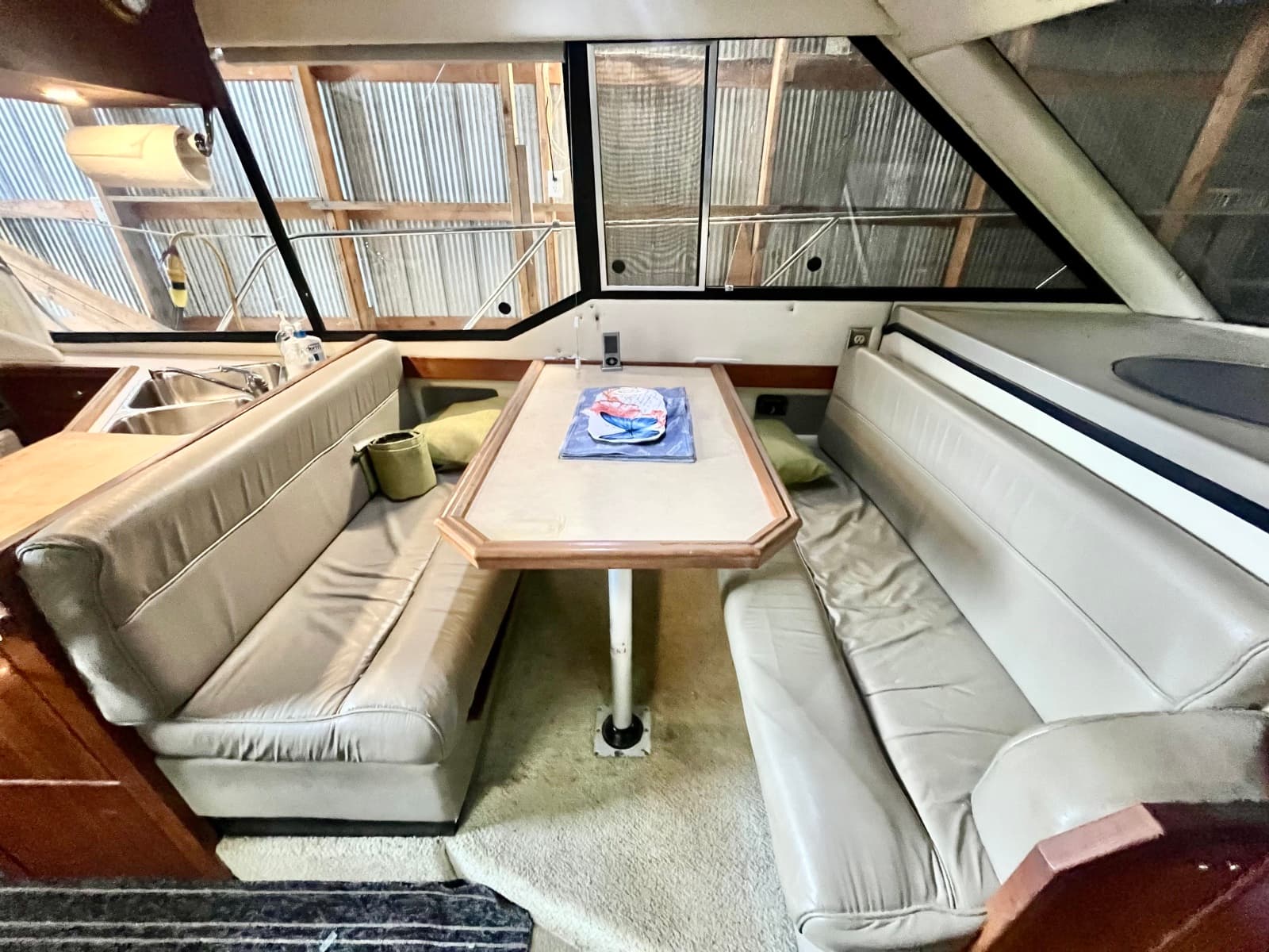 1995 Bayliner 3587 - Photo 34