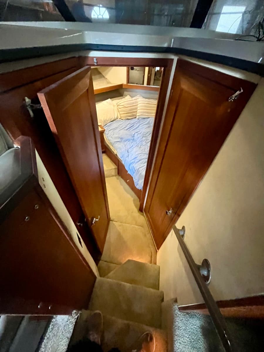 1995 Bayliner 3587 - Photo 35