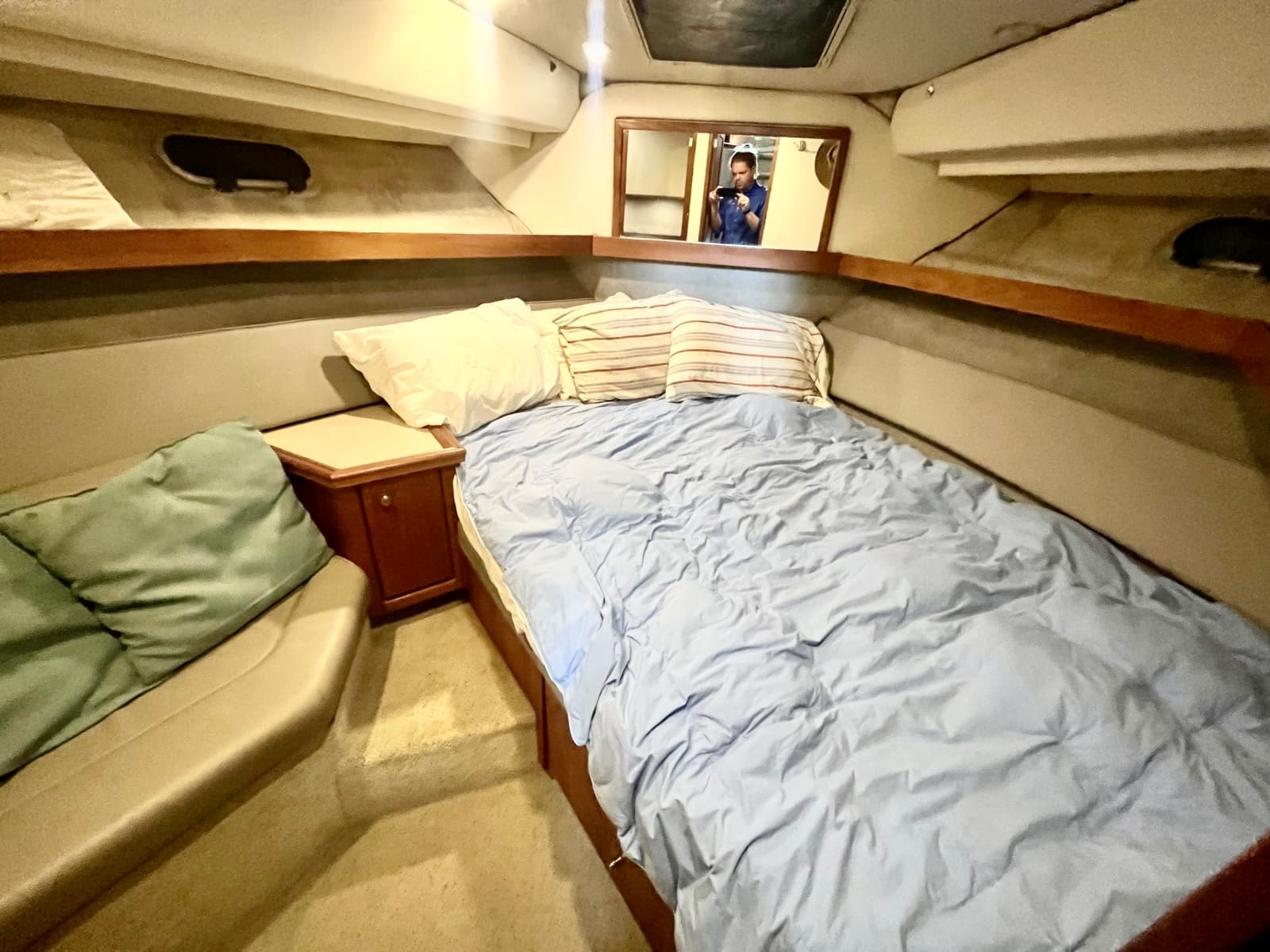 1995 Bayliner 3587 - Photo 36