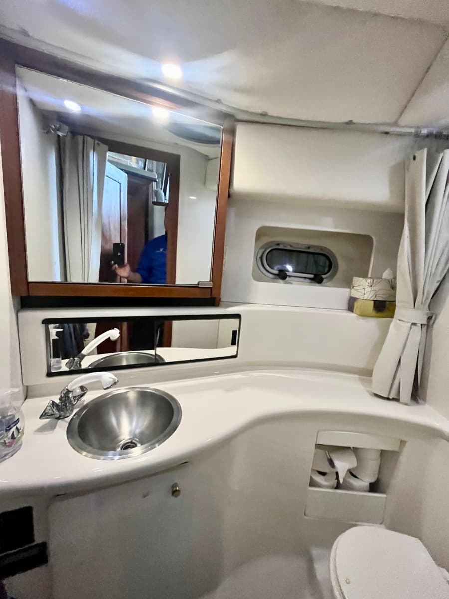 1995 Bayliner 3587 - Photo 40