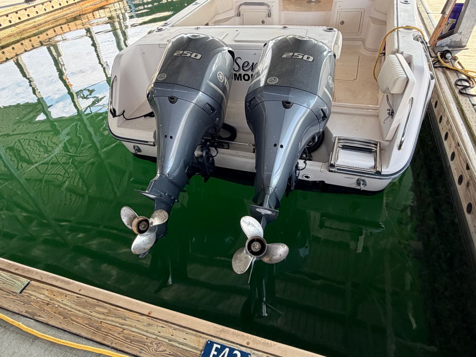 2007 Grady-White Express 305 - Photo 4