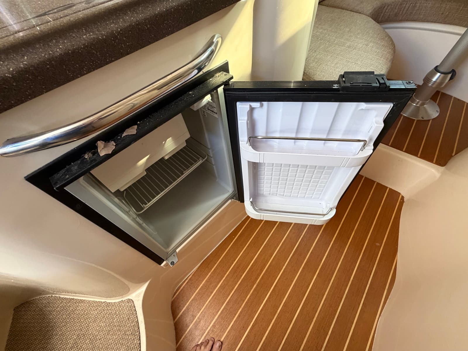 2007 Grady-White Express 305 - Photo 18