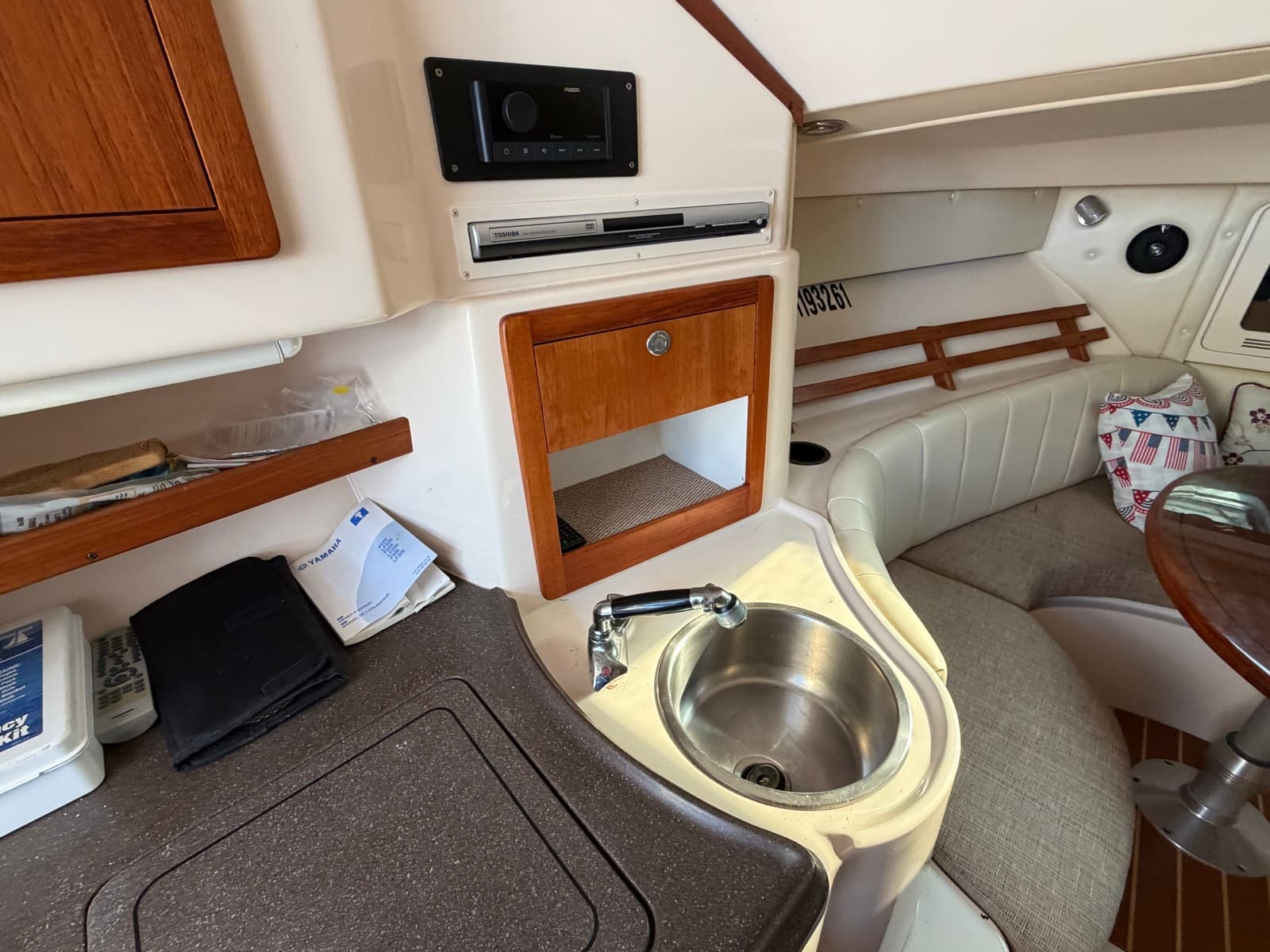 2007 Grady-White Express 305 - Photo 19