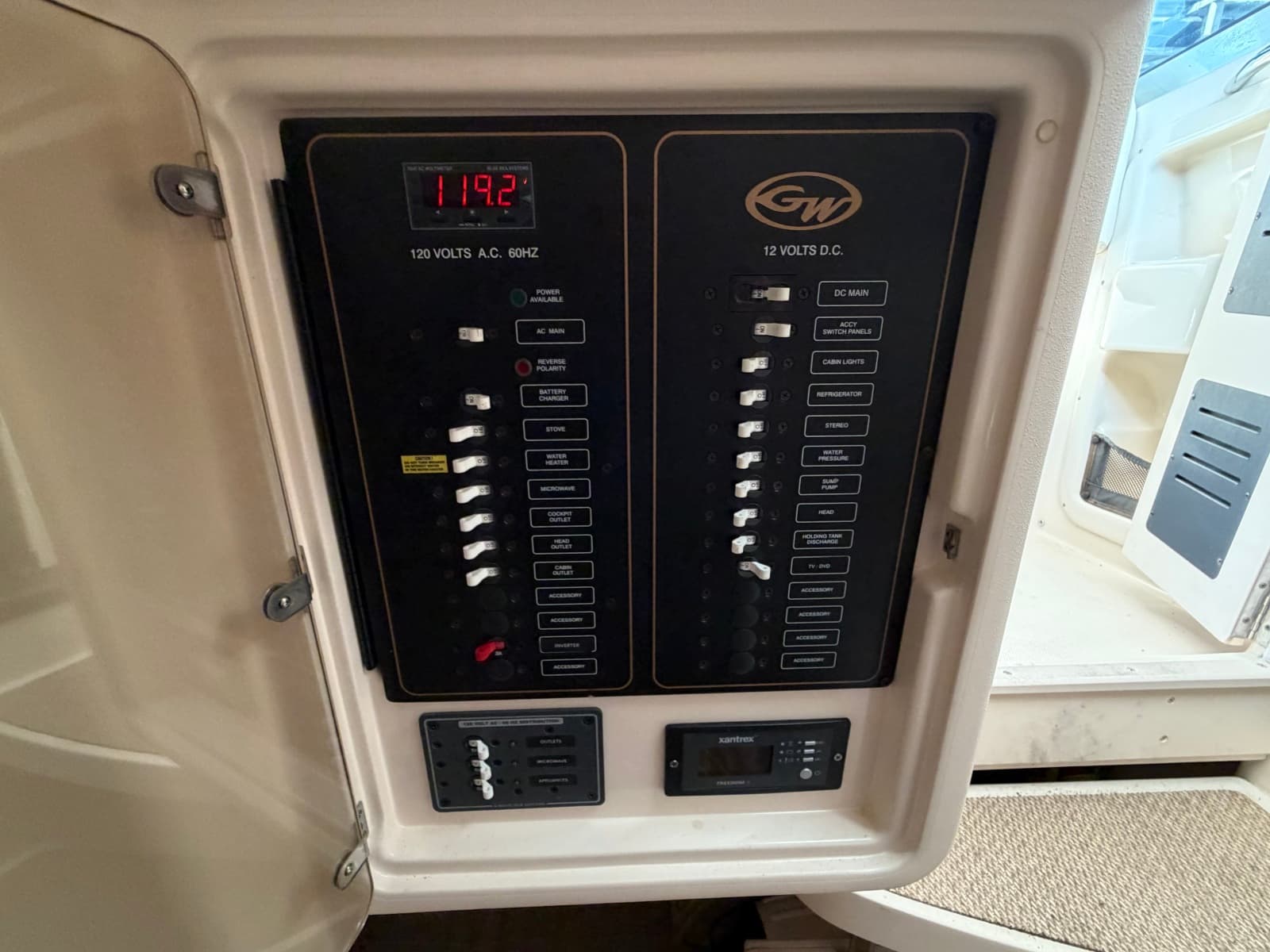 2007 Grady-White Express 305 - Photo 22