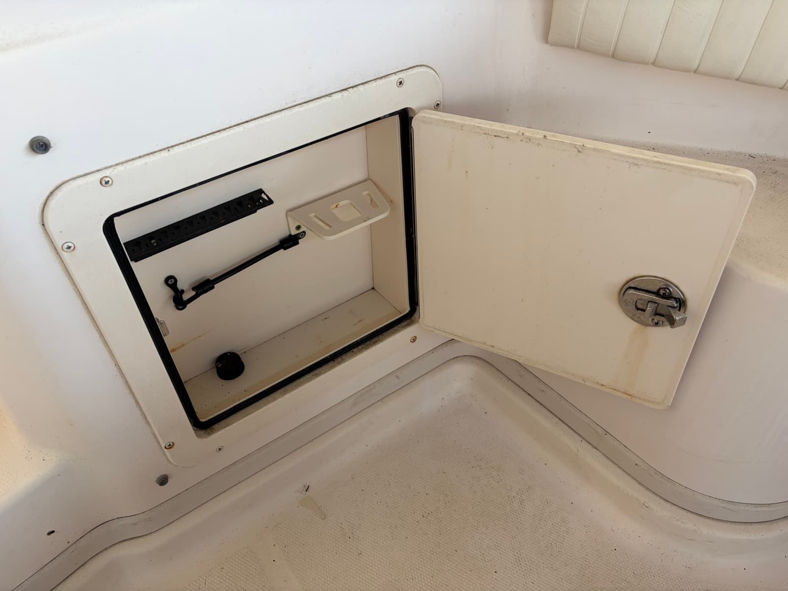 2007 Grady-White Express 305 - Photo 38