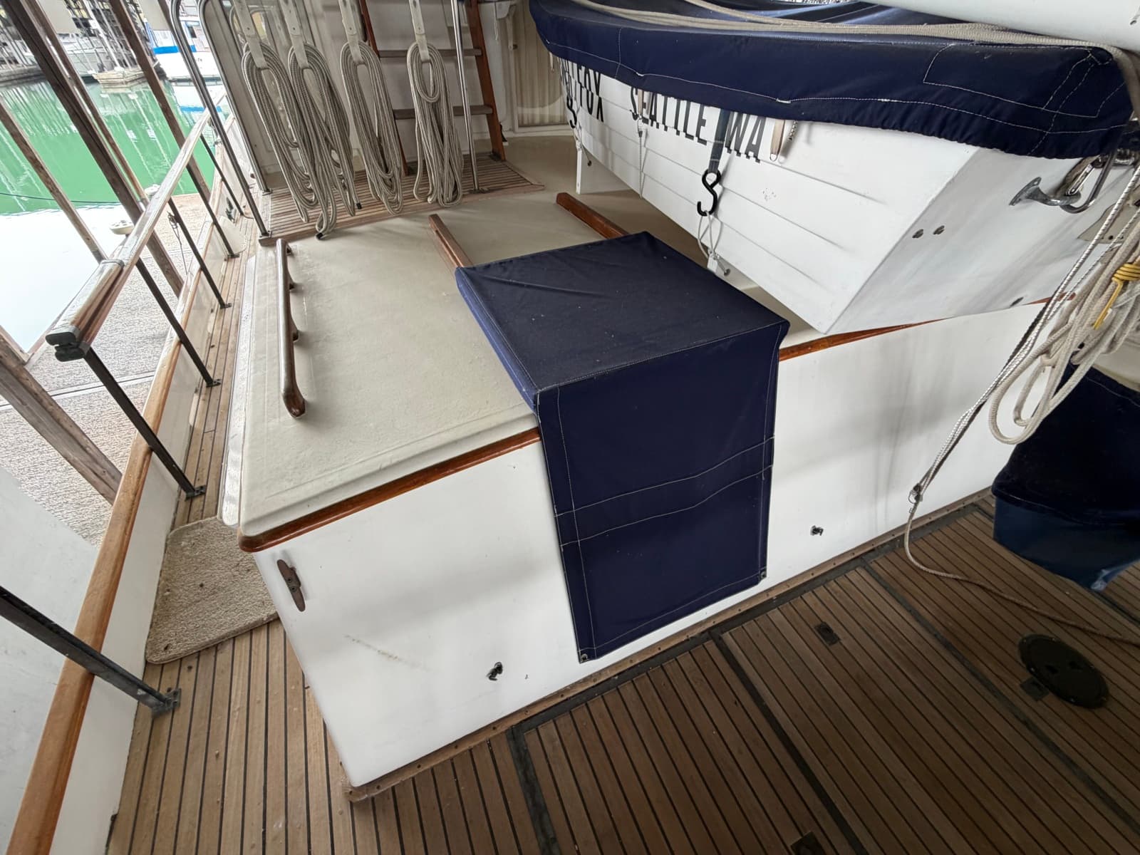 1969 Grand Banks 42 Classic - Photo 10