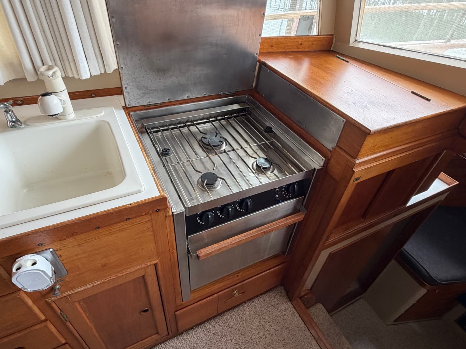 1969 Grand Banks 42 Classic - Photo 29