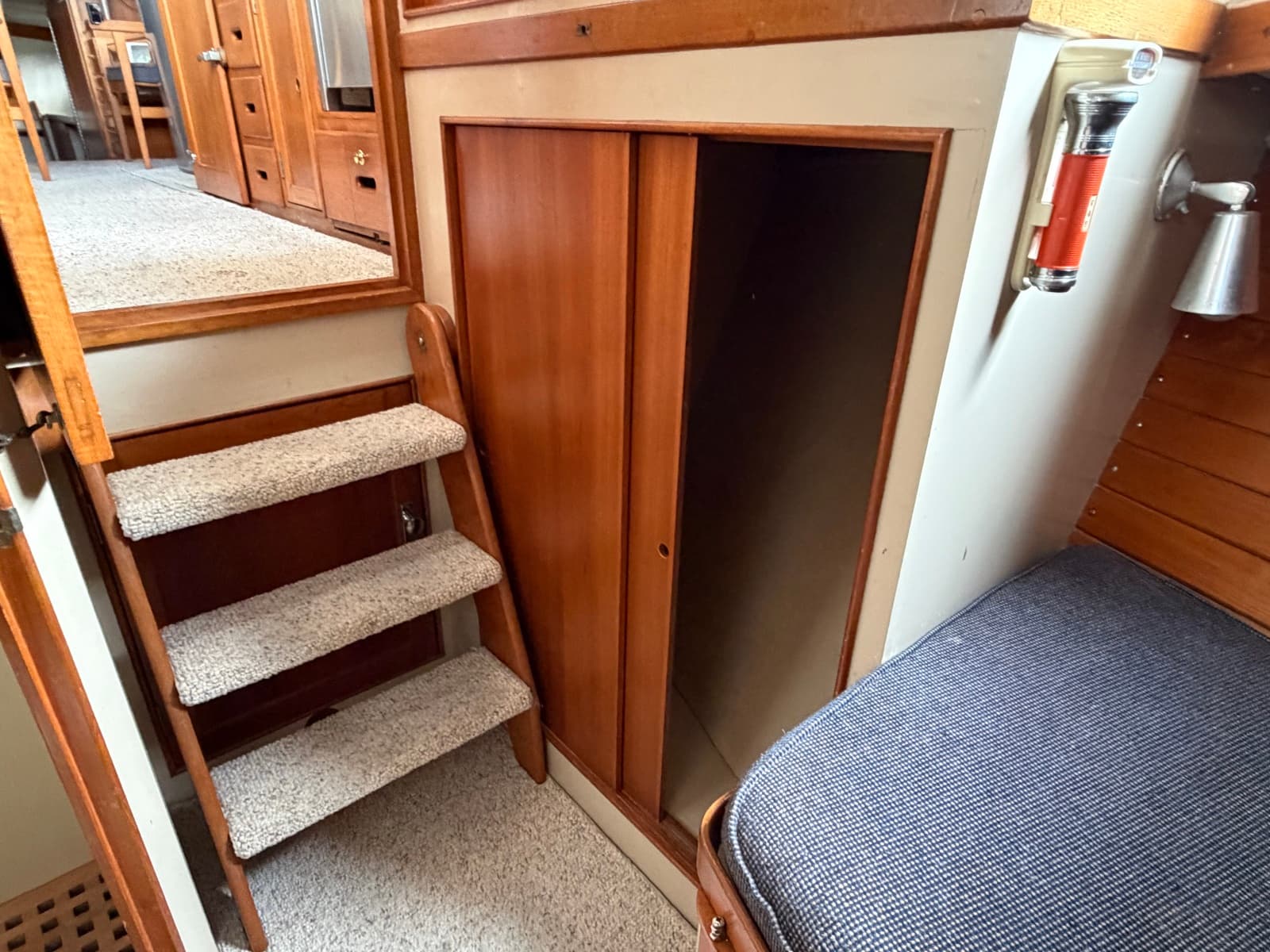 1969 Grand Banks 42 Classic - Photo 36