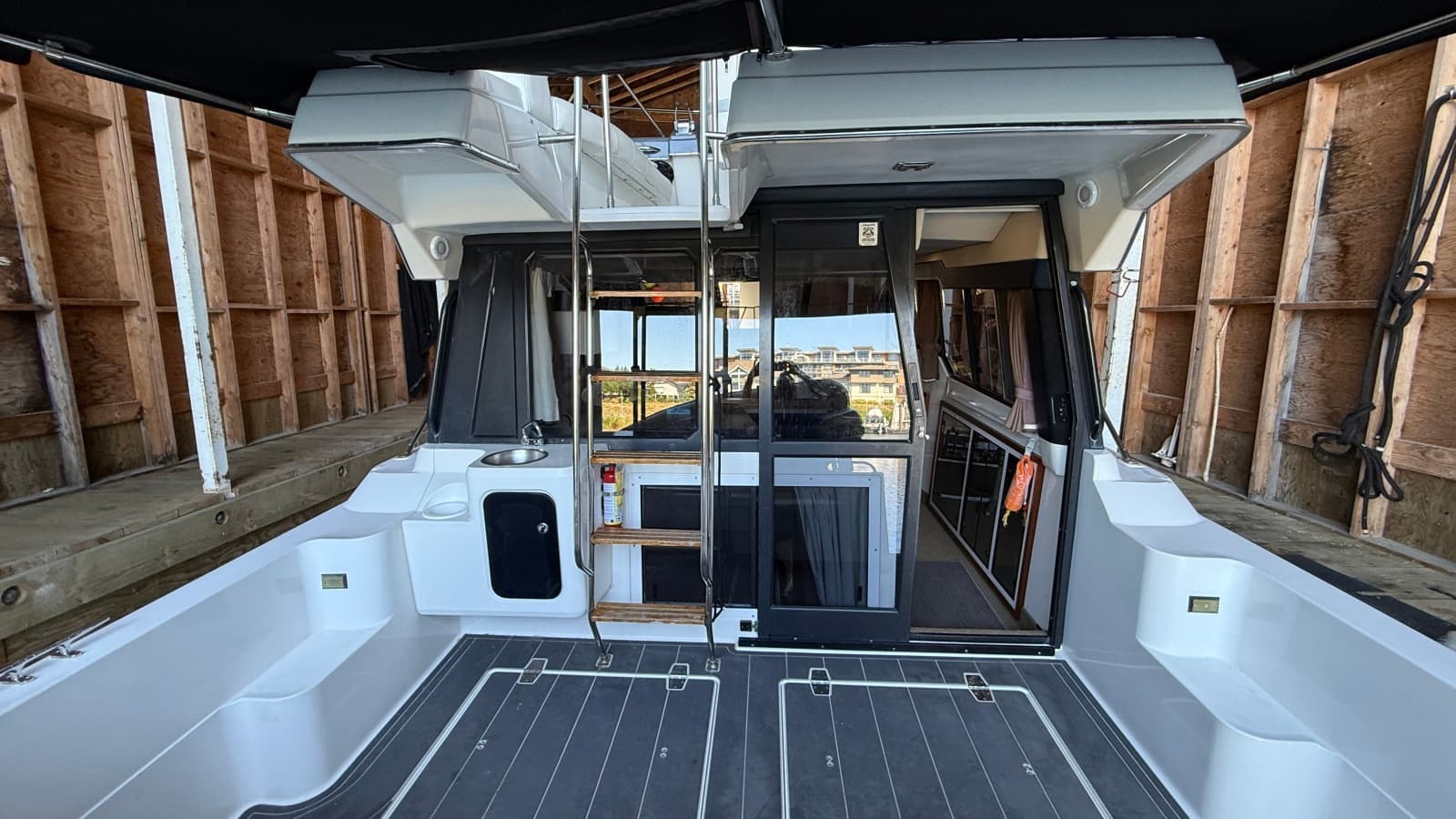 1992 Bayliner 3688 Motoryacht - Photo 8