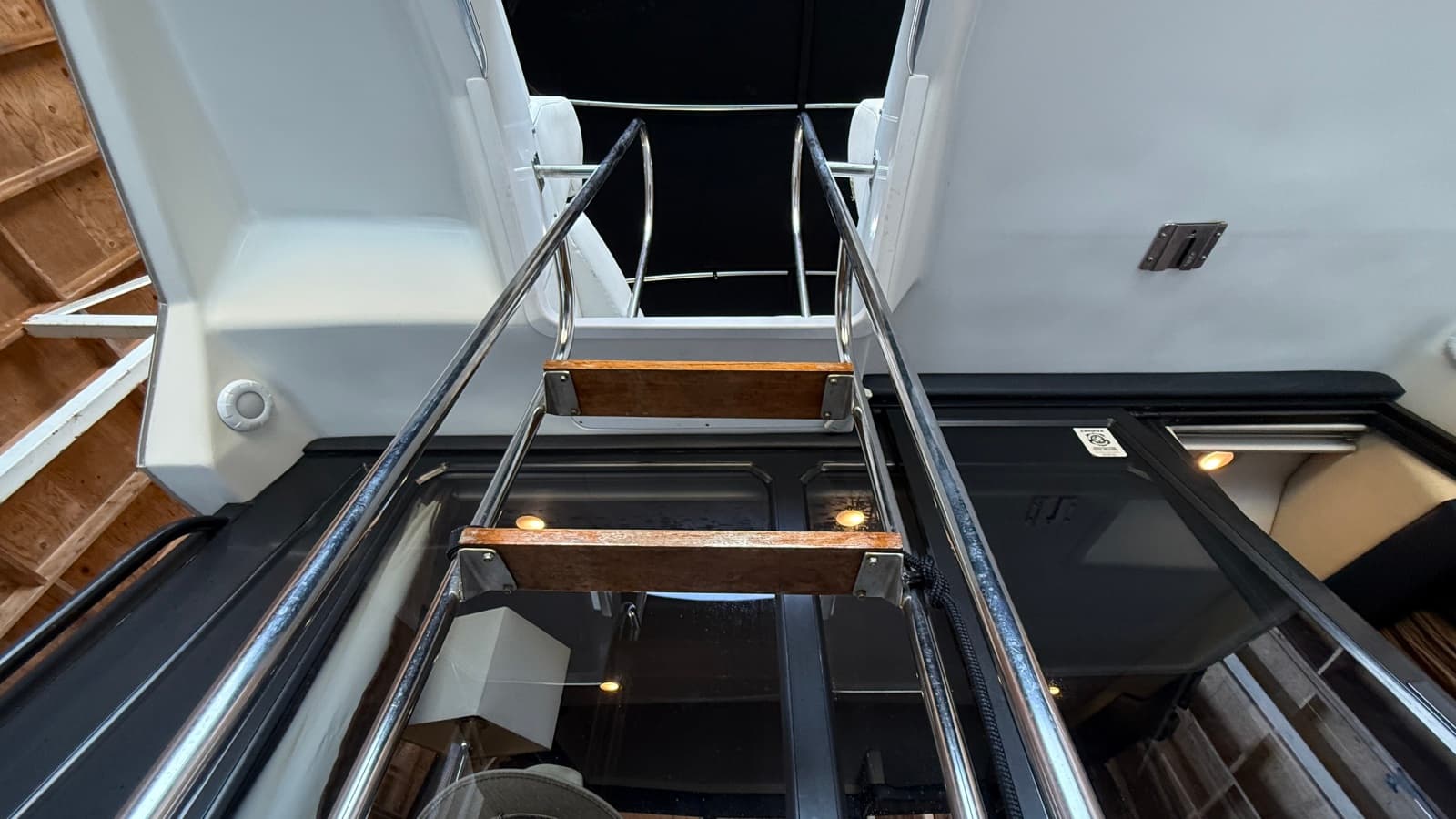 1992 Bayliner 3688 Motoryacht - Photo 16