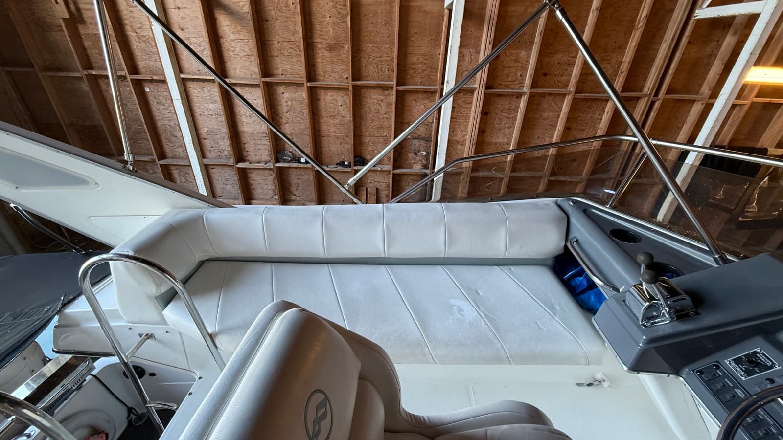 1992 Bayliner 3688 Motoryacht - Photo 21
