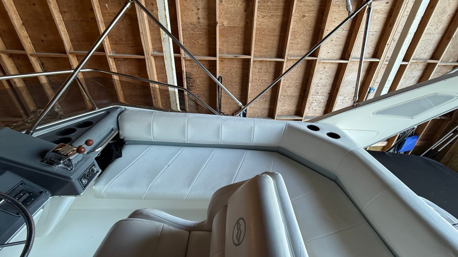 1992 Bayliner 3688 Motoryacht - Photo 22