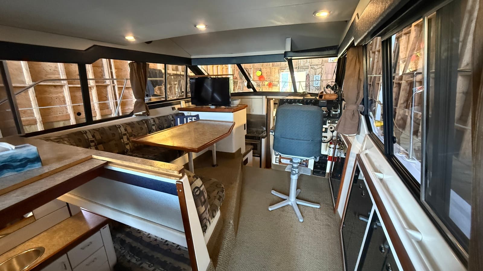 1992 Bayliner 3688 Motoryacht - Photo 28