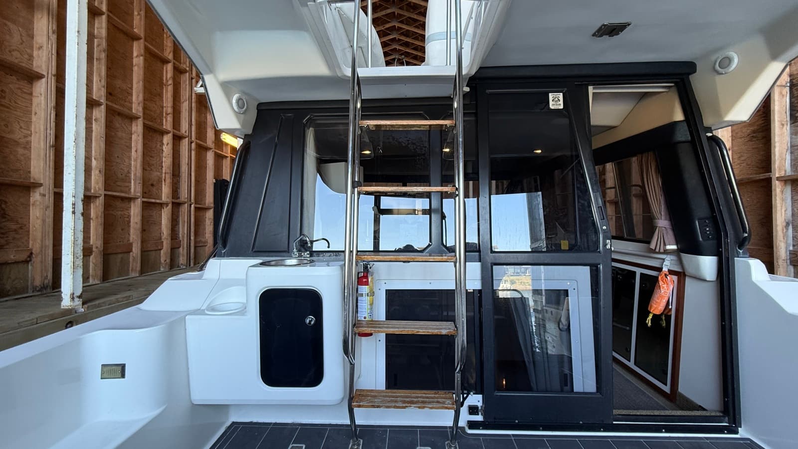 1992 Bayliner 3688 Motoryacht - Photo 17