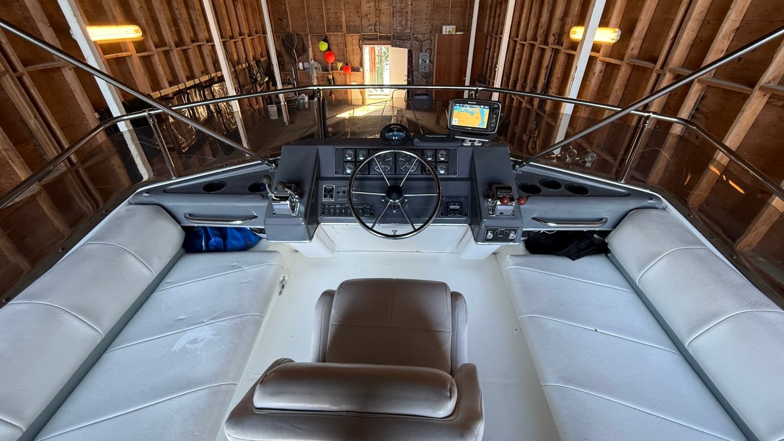 1992 Bayliner 3688 Motoryacht - Photo 20