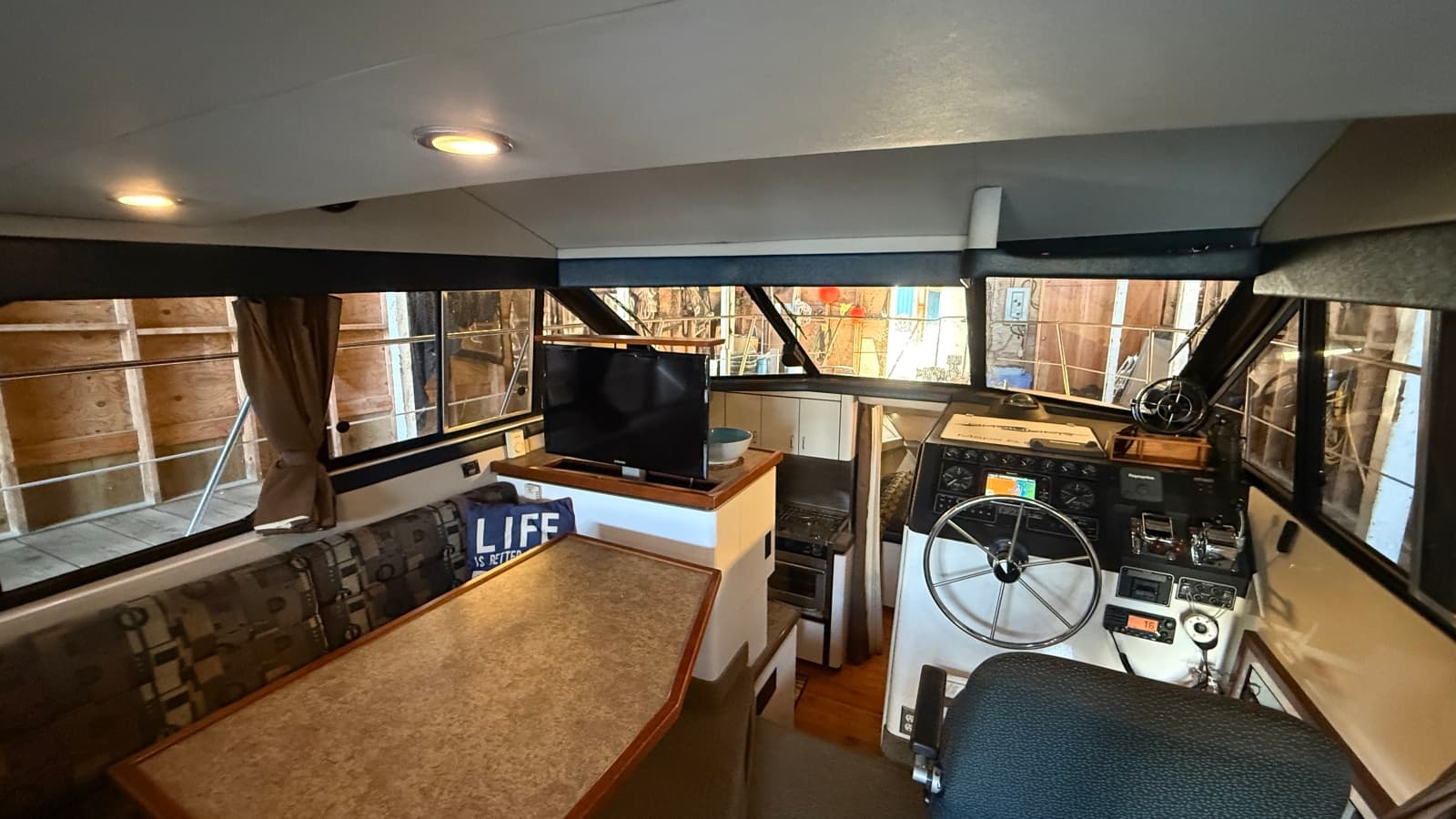 1992 Bayliner 3688 Motoryacht - Photo 33