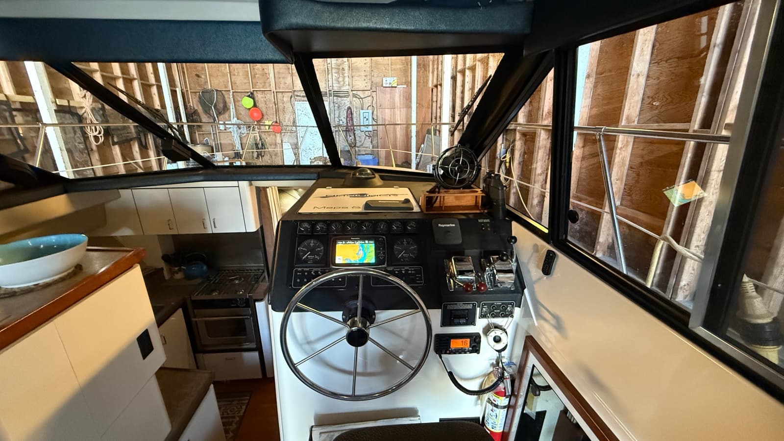1992 Bayliner 3688 Motoryacht - Photo 38