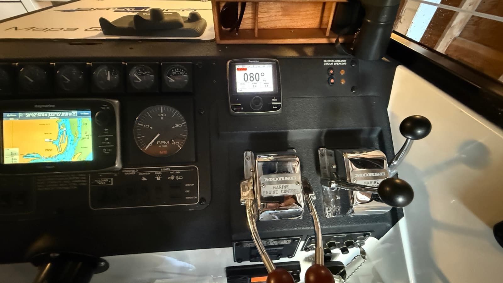1992 Bayliner 3688 Motoryacht - Photo 41