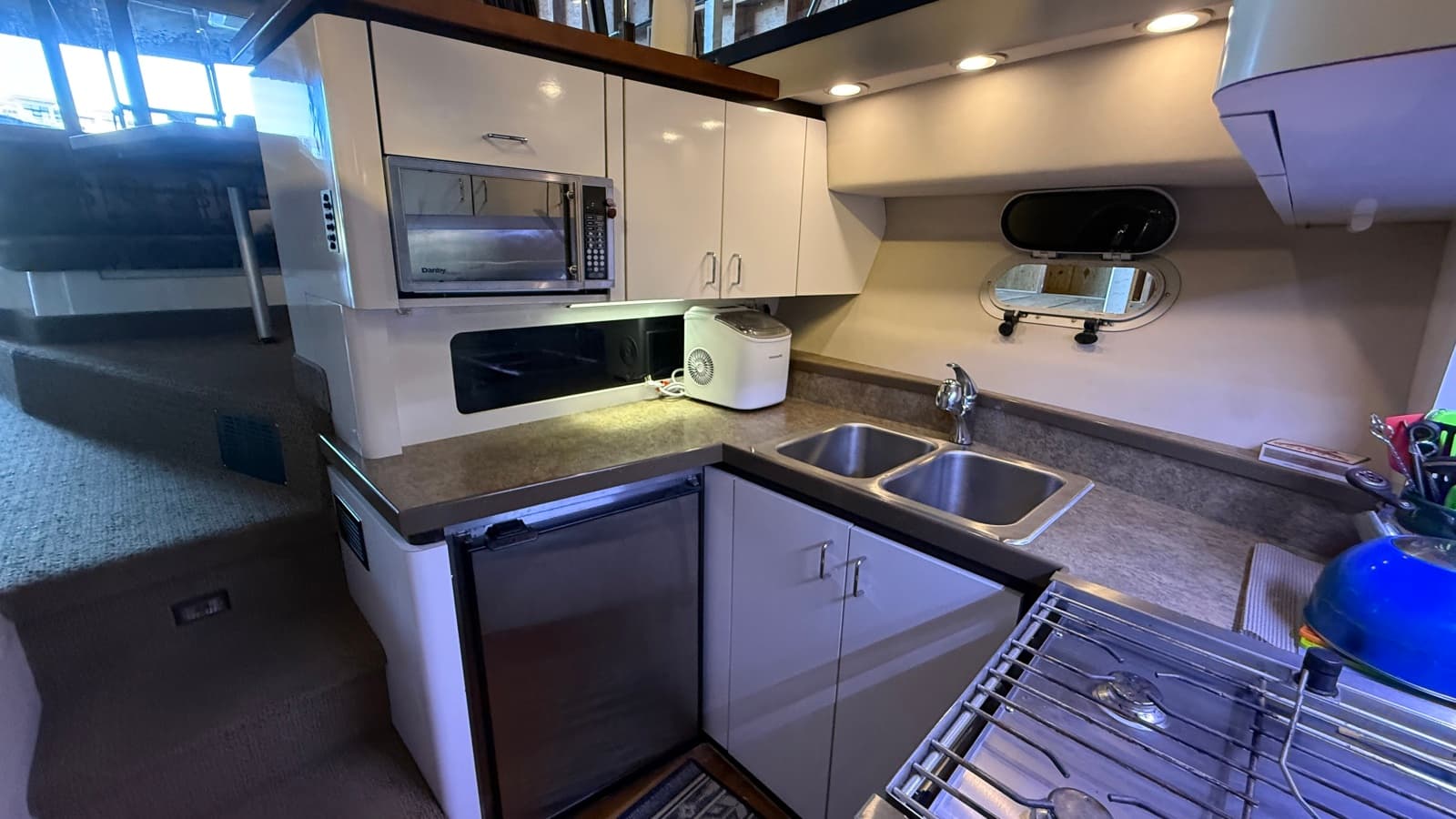 1992 Bayliner 3688 Motoryacht - Photo 45
