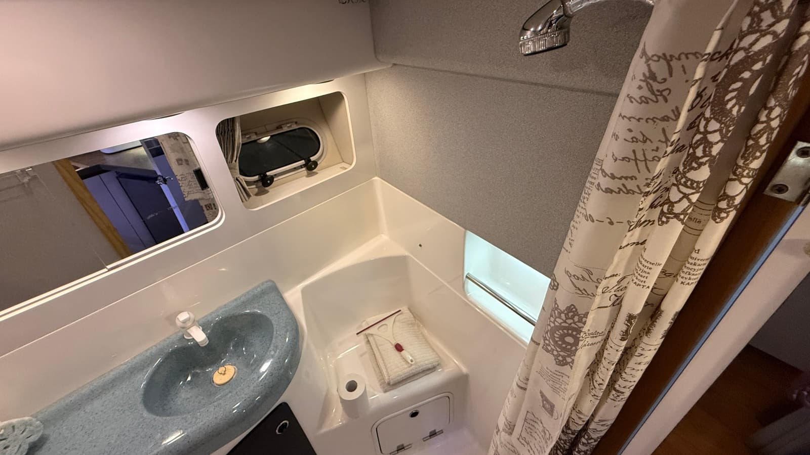 1992 Bayliner 3688 Motoryacht - Photo 49