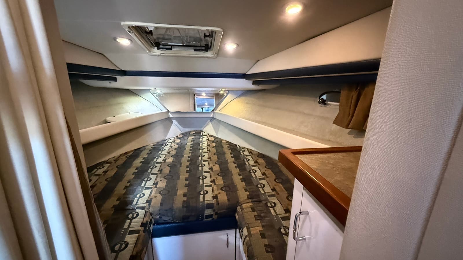 1992 Bayliner 3688 Motoryacht - Photo 52